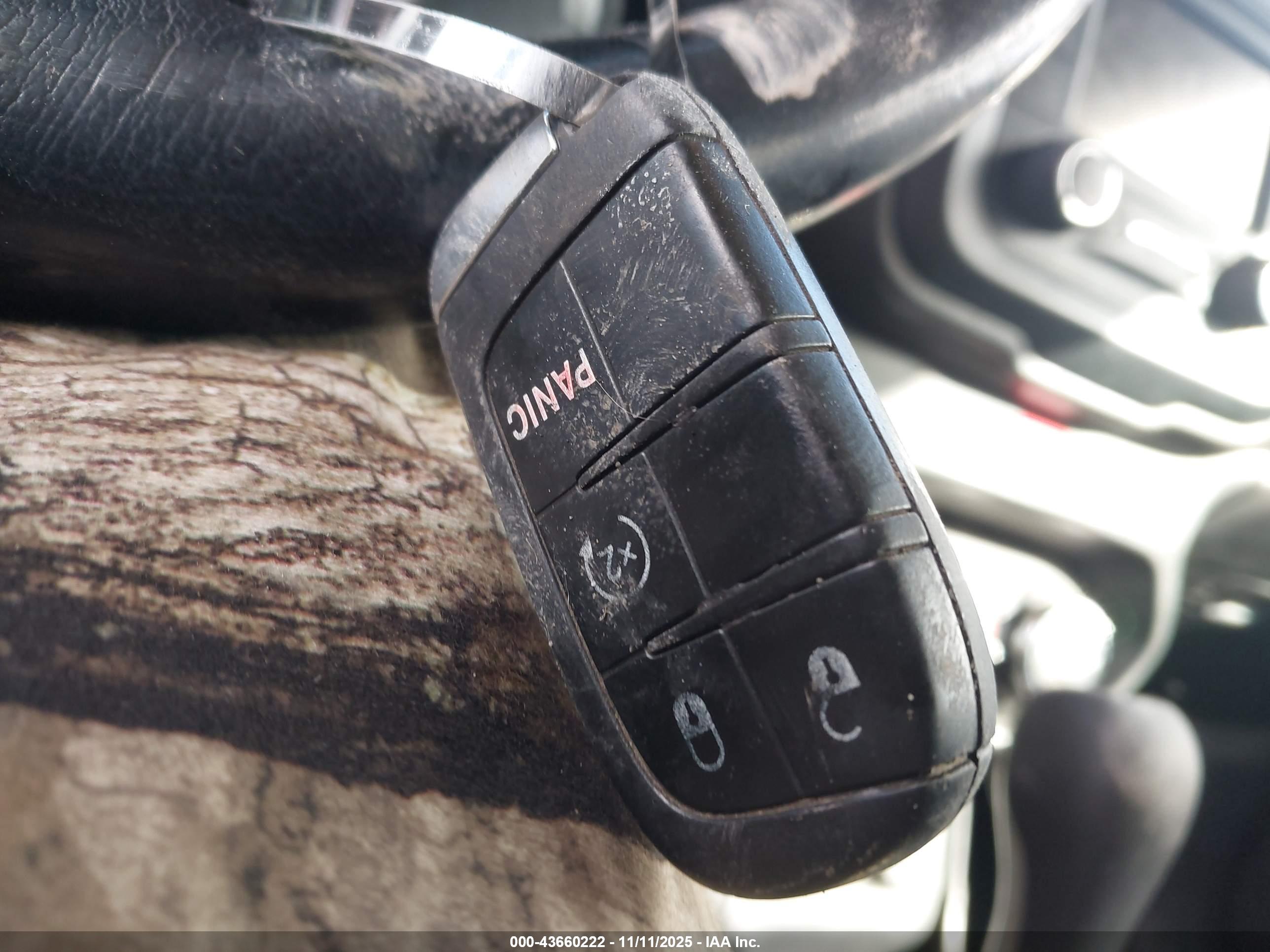 JEEP RENEGADE image 11