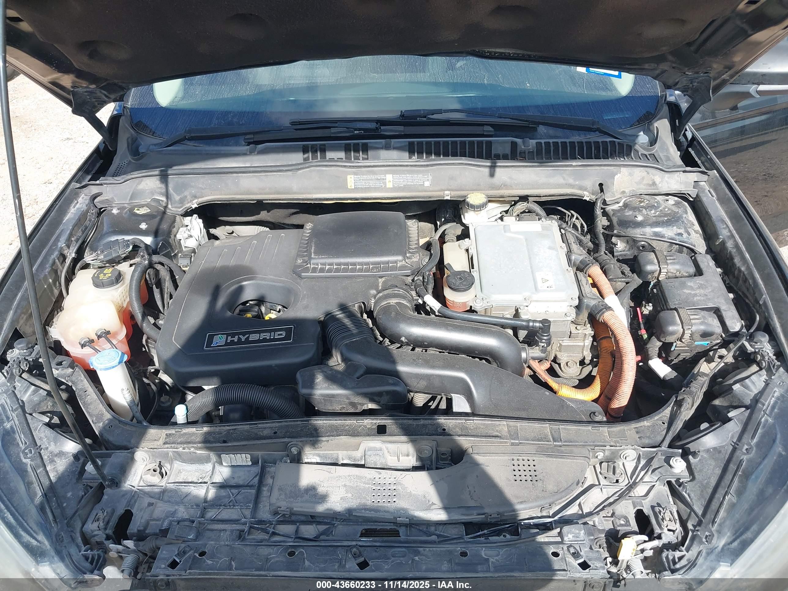 FORD FUSION image 10