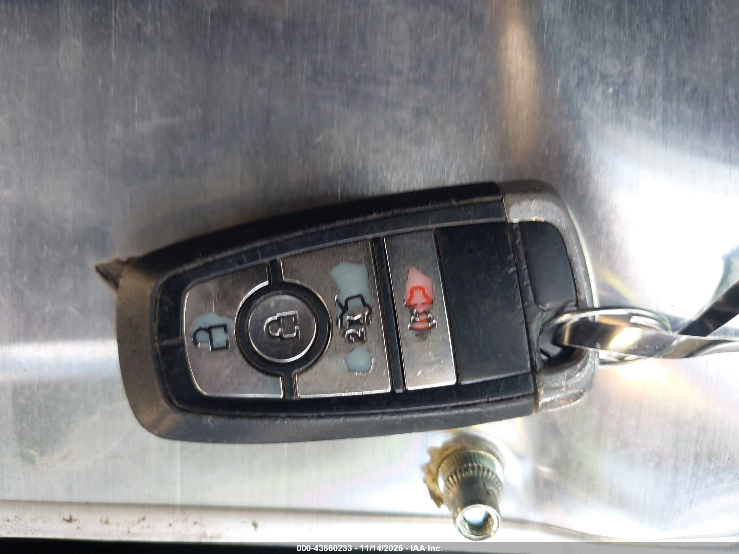 FORD FUSION image 11