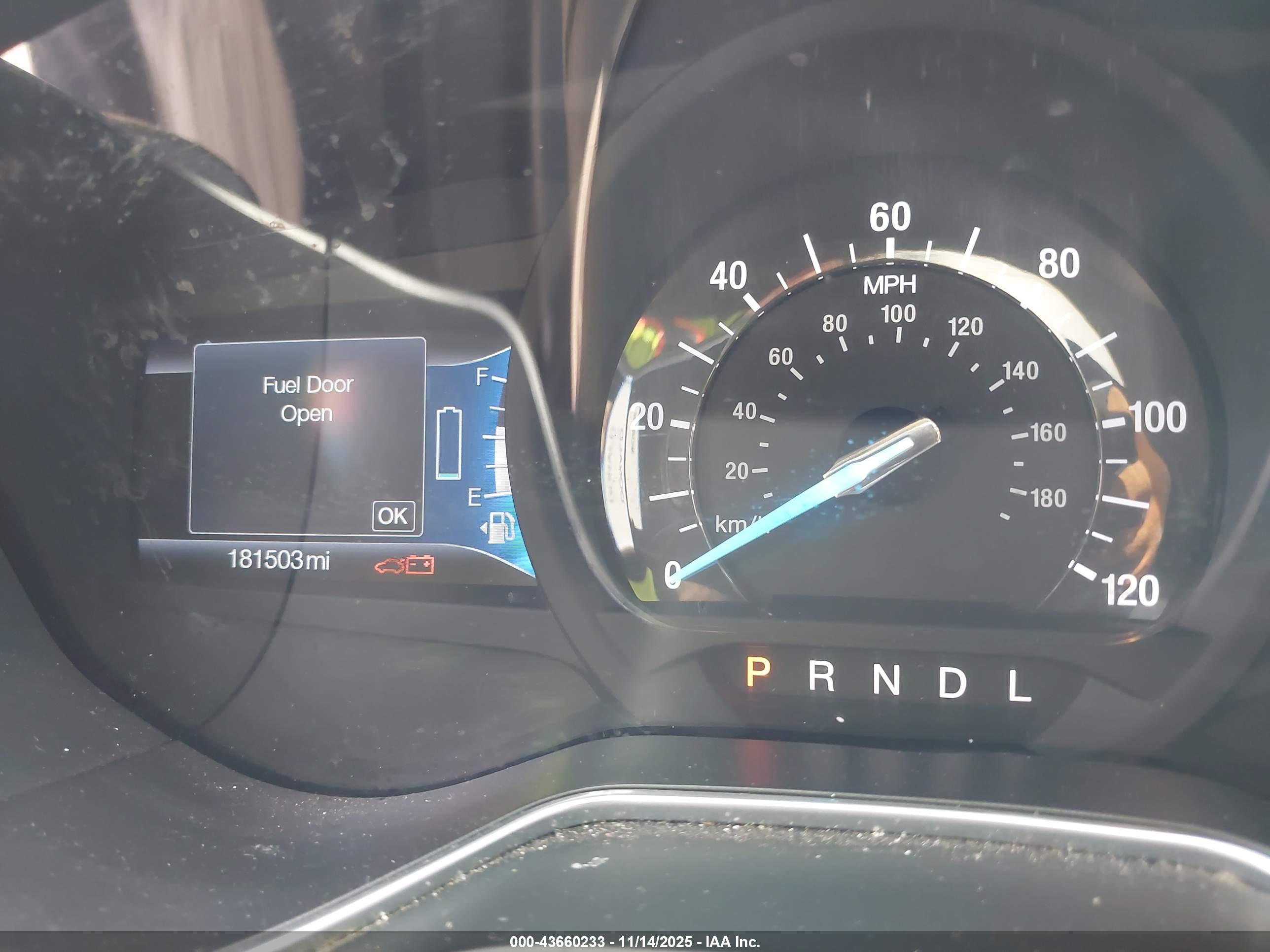 FORD FUSION image 7