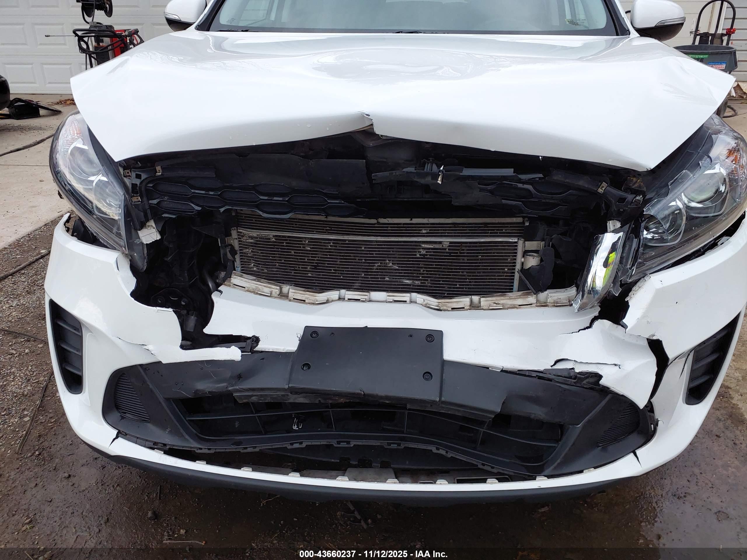 KIA SORENTO image 6