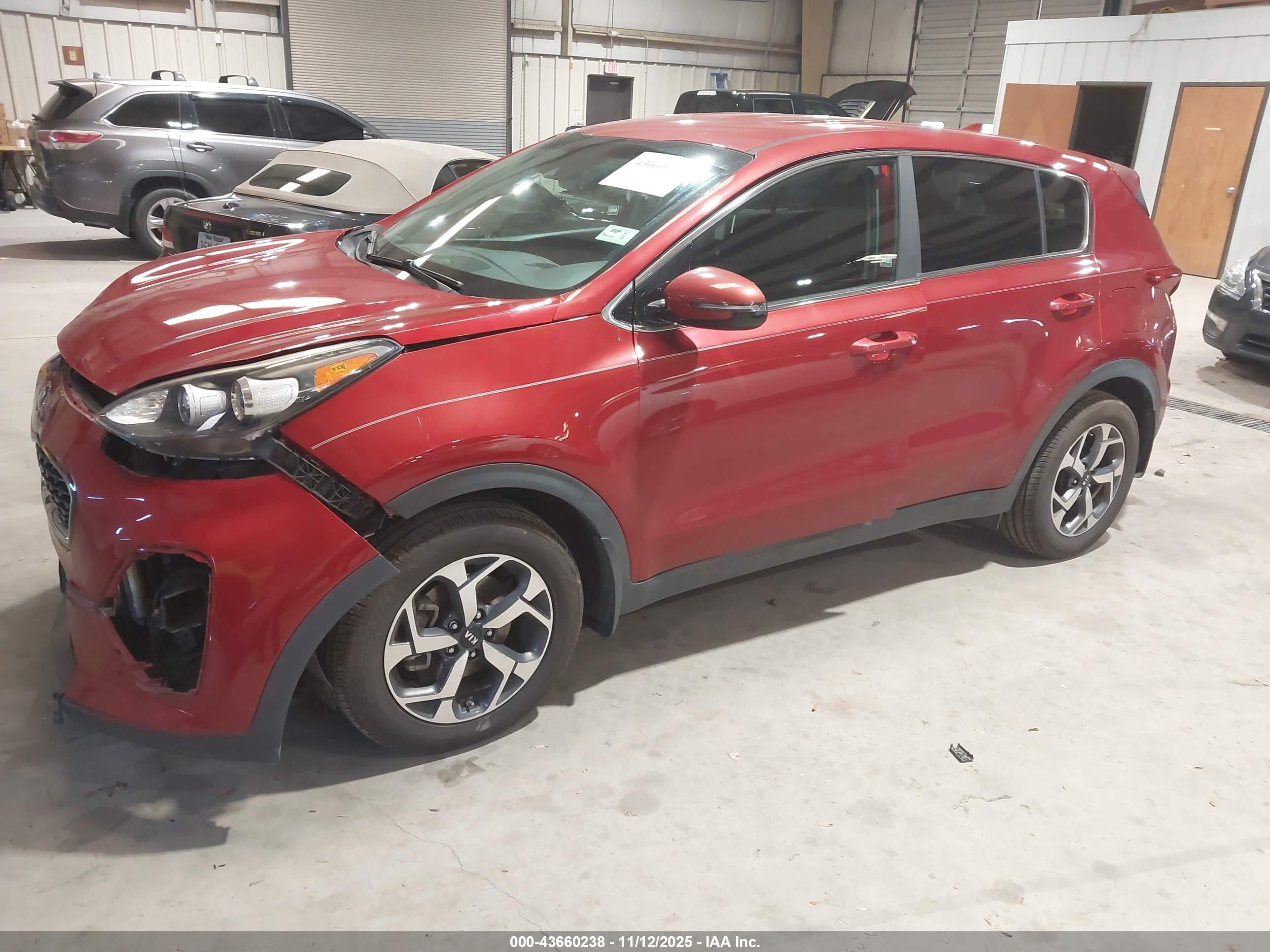 KIA SPORTAGE image 2