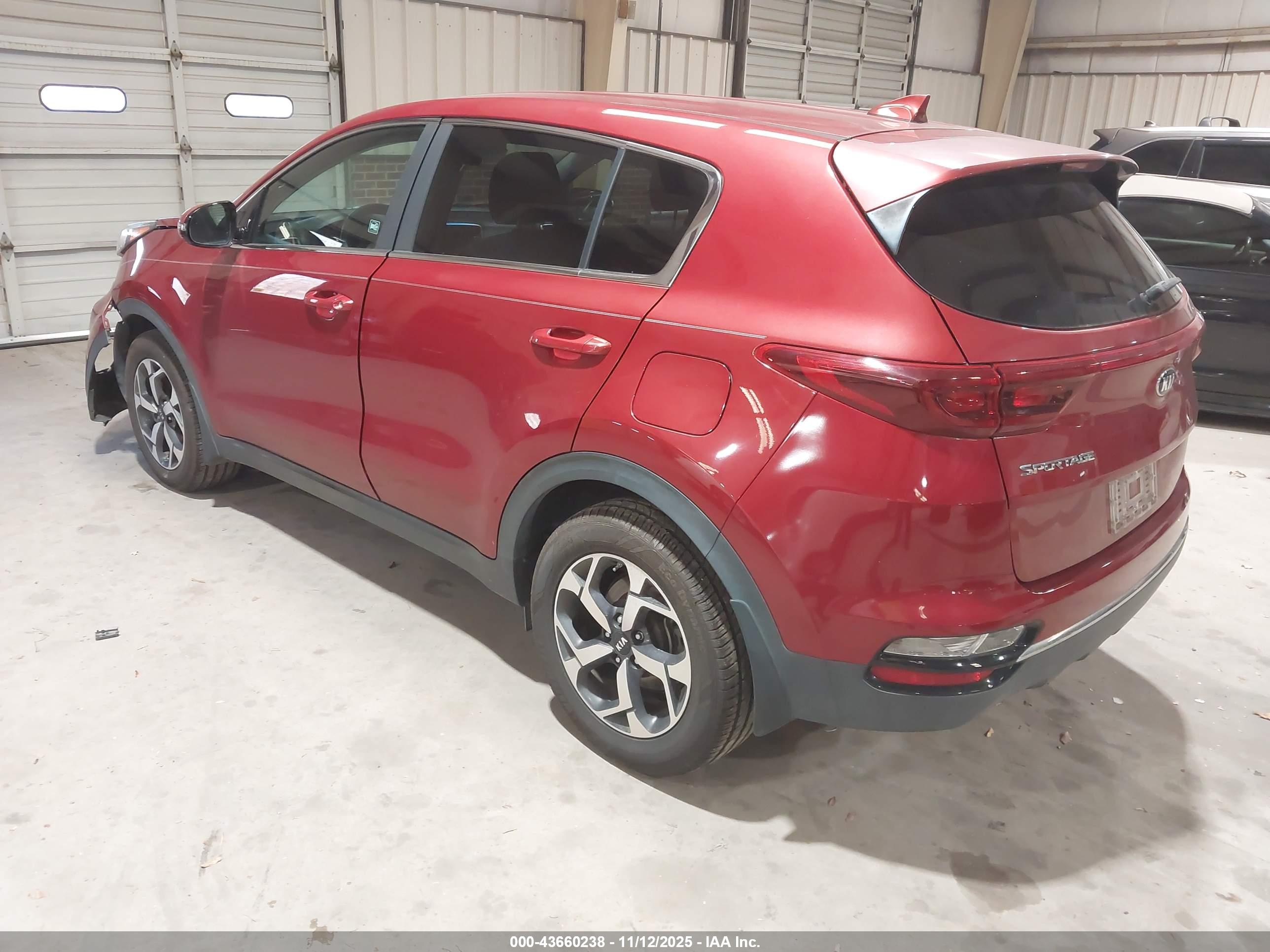 KIA SPORTAGE image 3