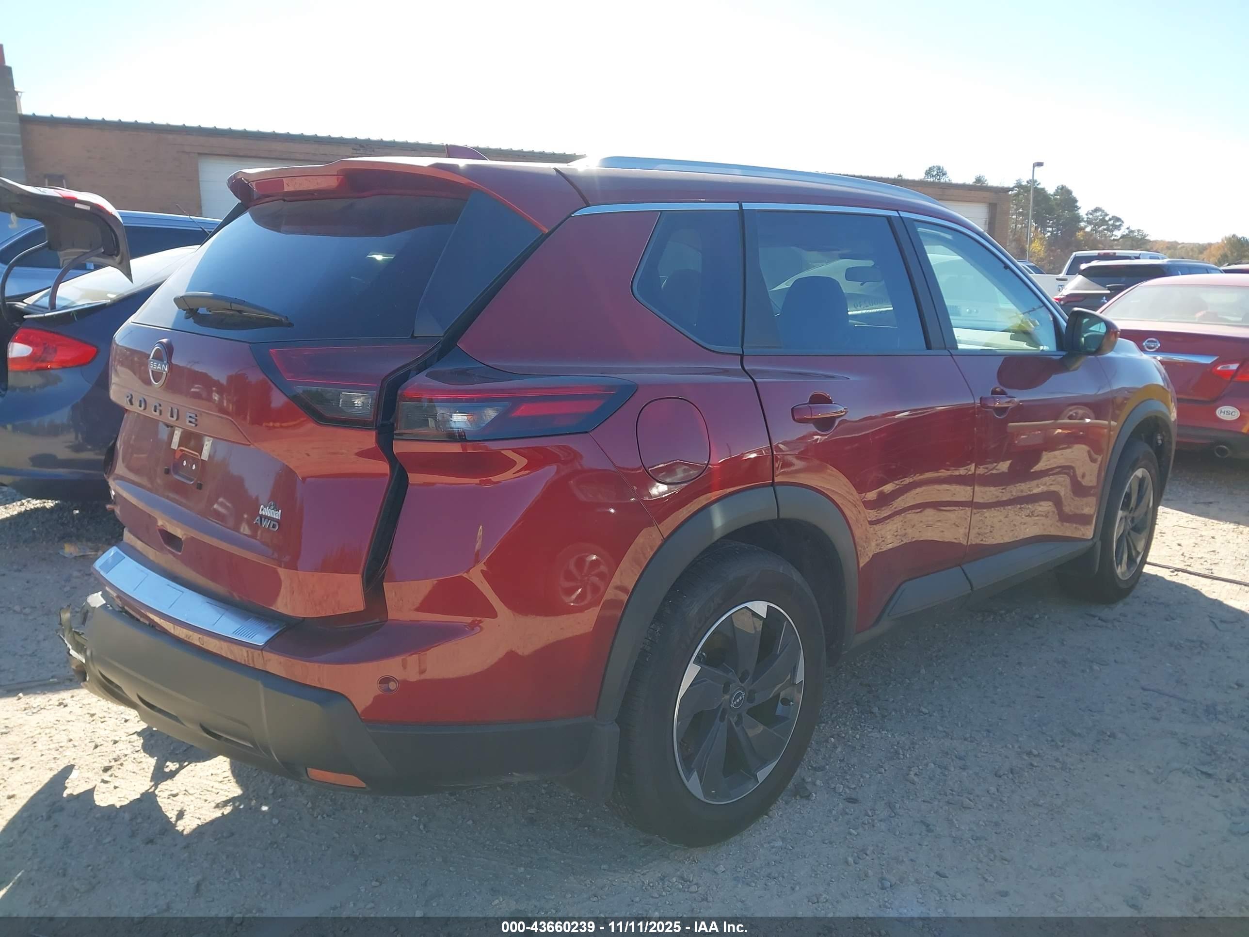 NISSAN ROGUE image 4