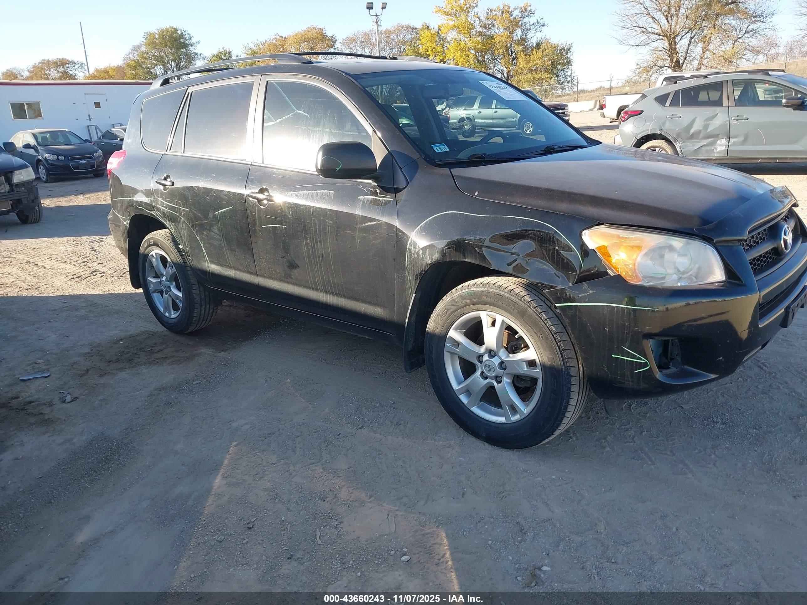 TOYOTA RAV4 image 6