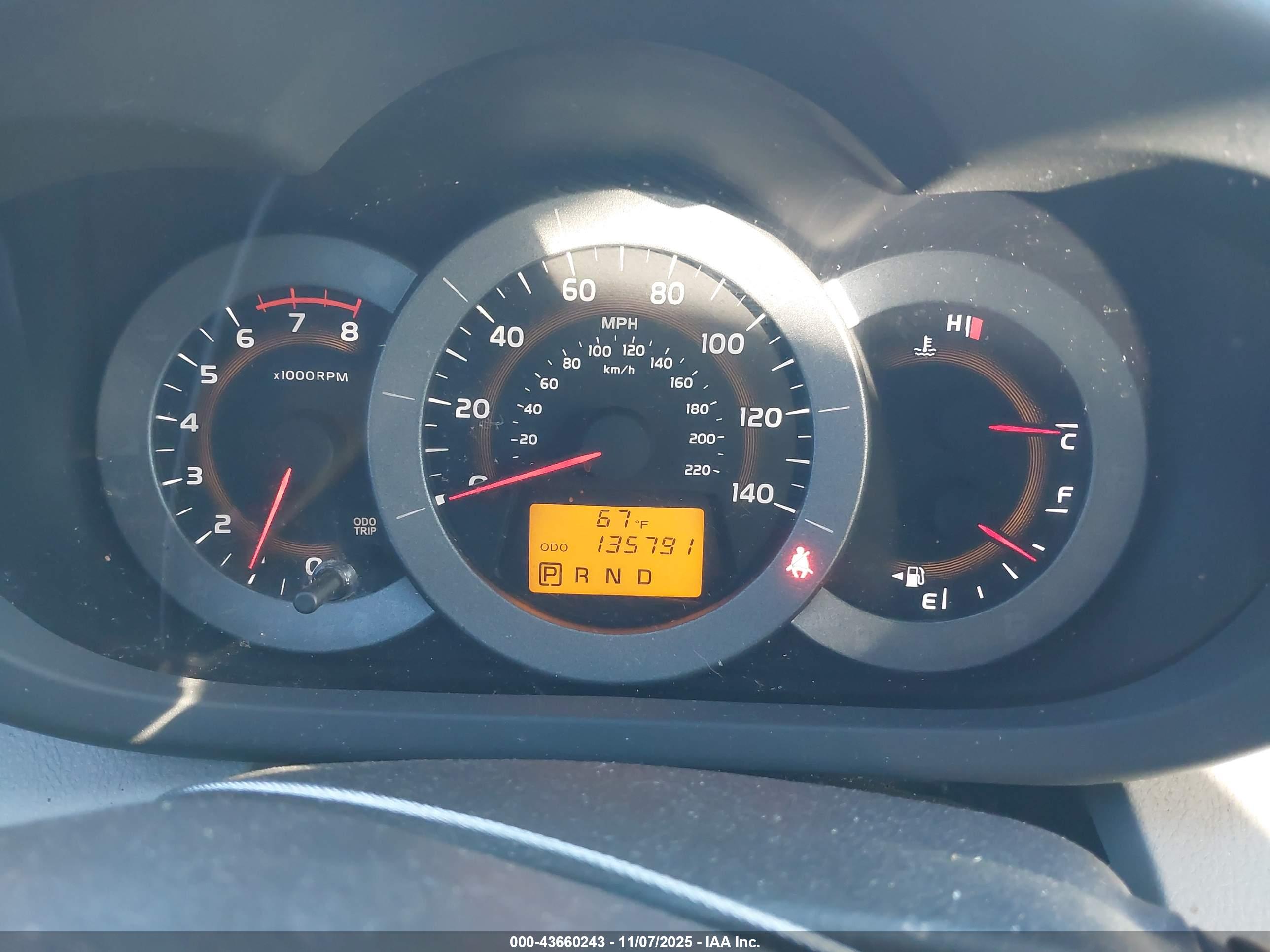 TOYOTA RAV4 image 7
