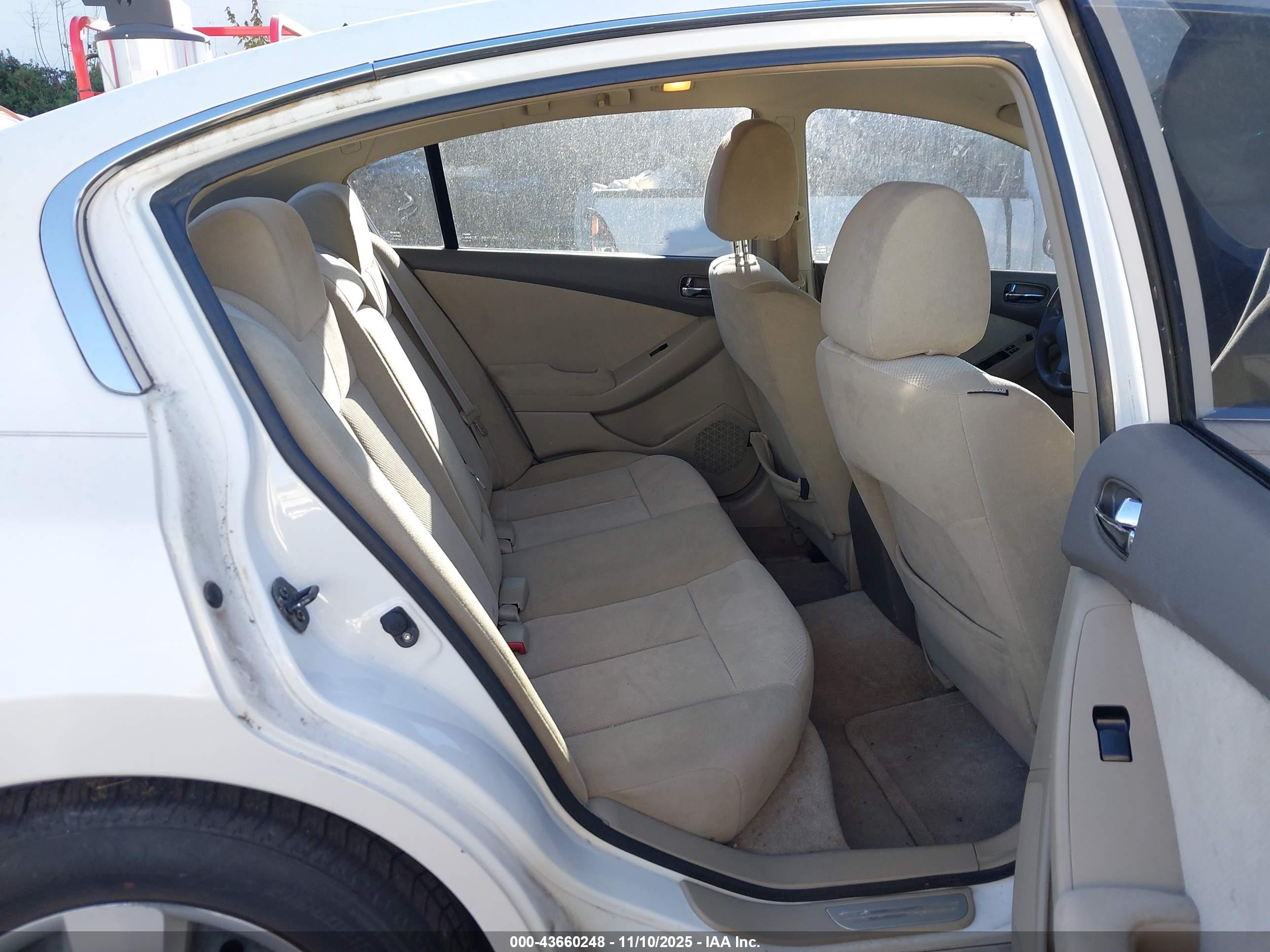 NISSAN ALTIMA image 8