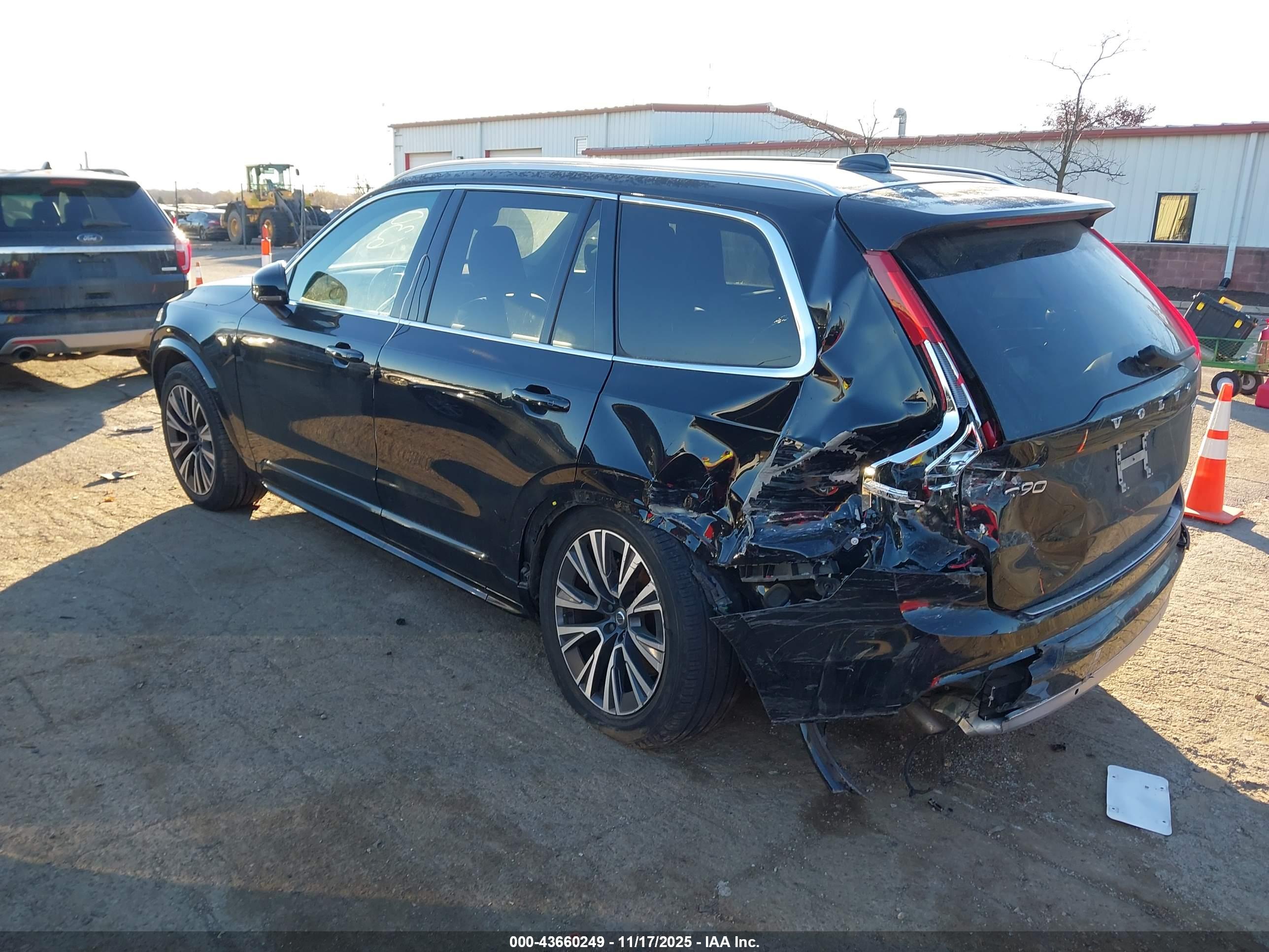 VOLVO XC90 image 3
