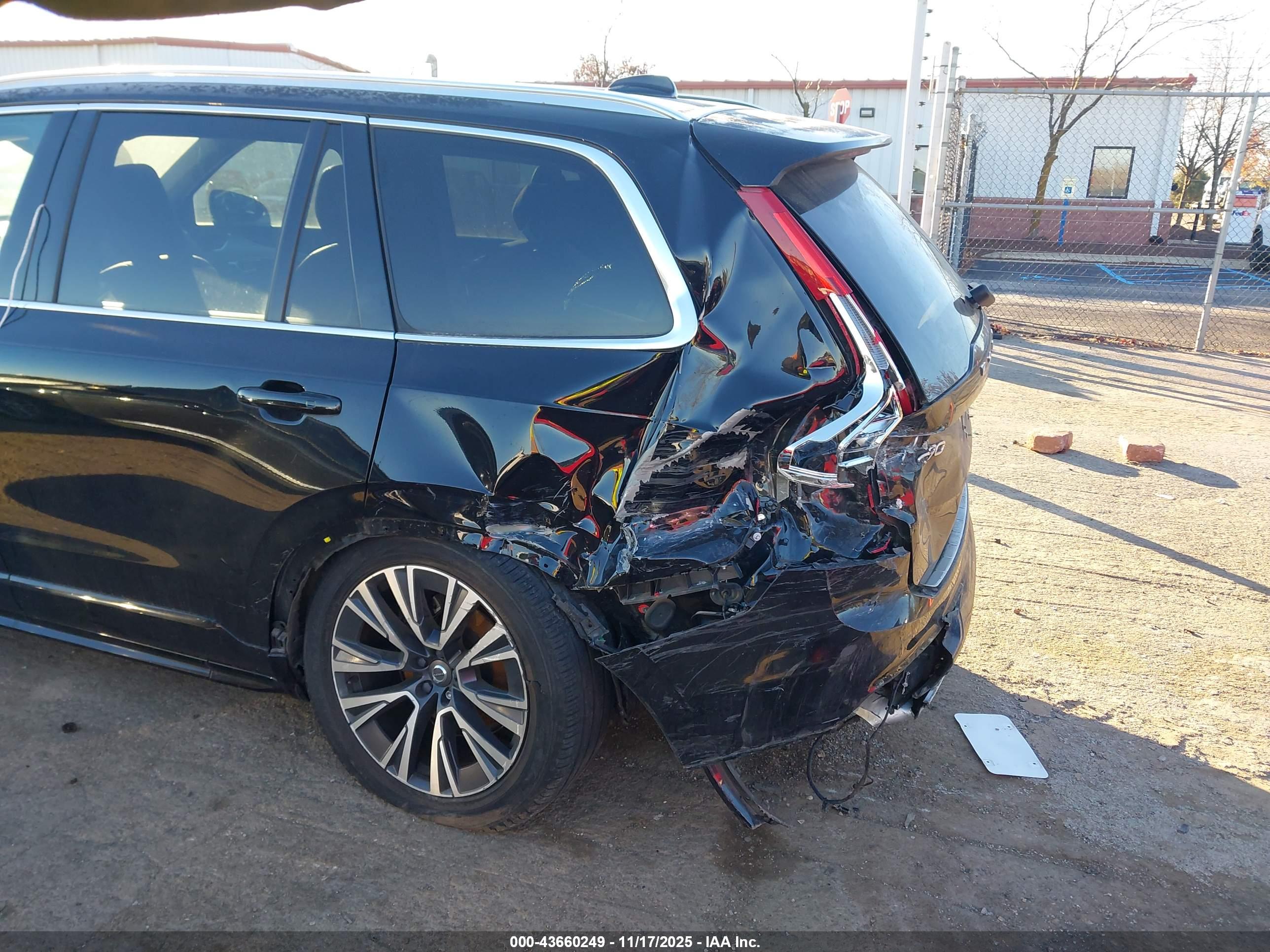 VOLVO XC90 image 6