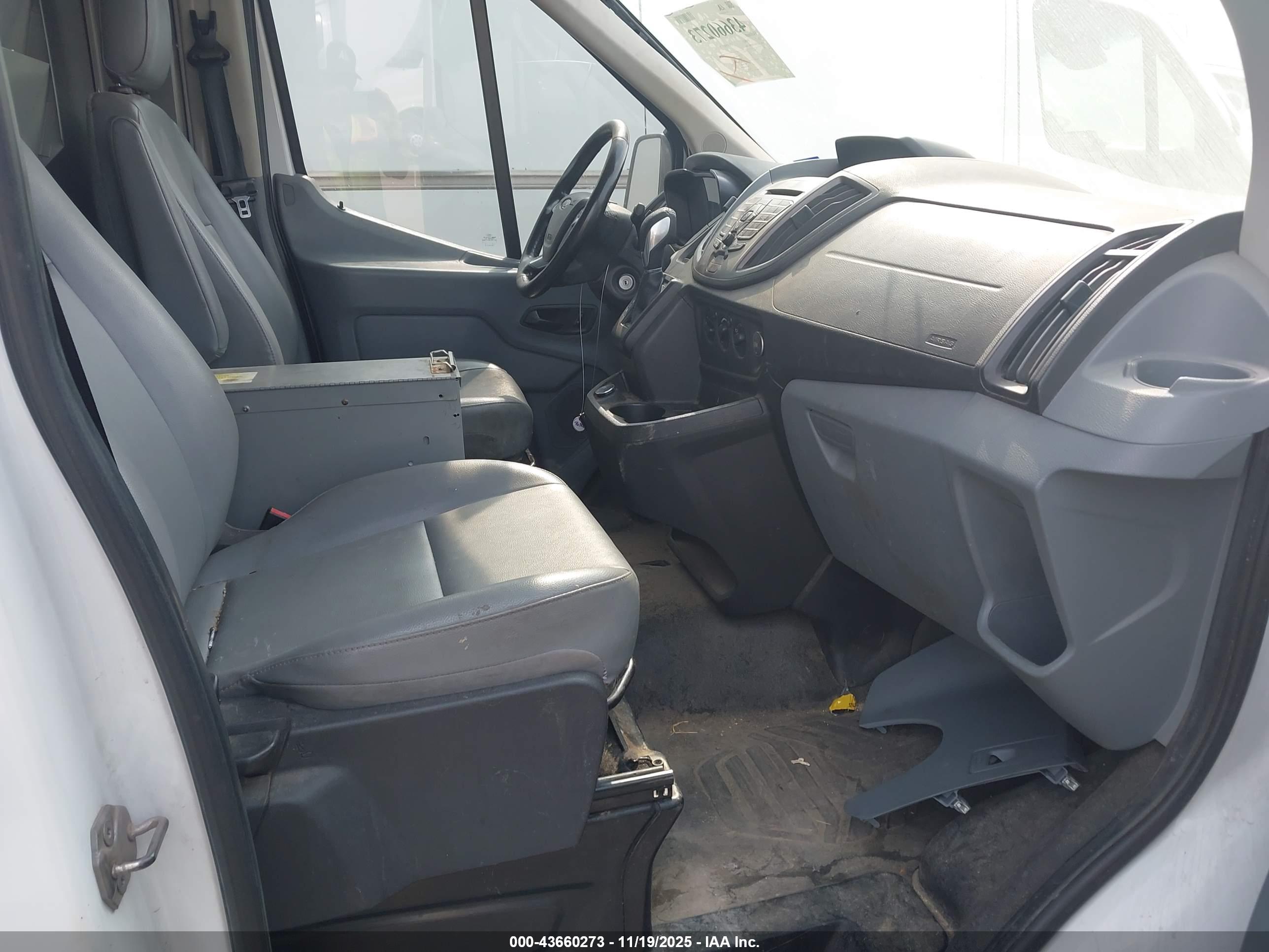 FORD TRANSIT-250 image 5