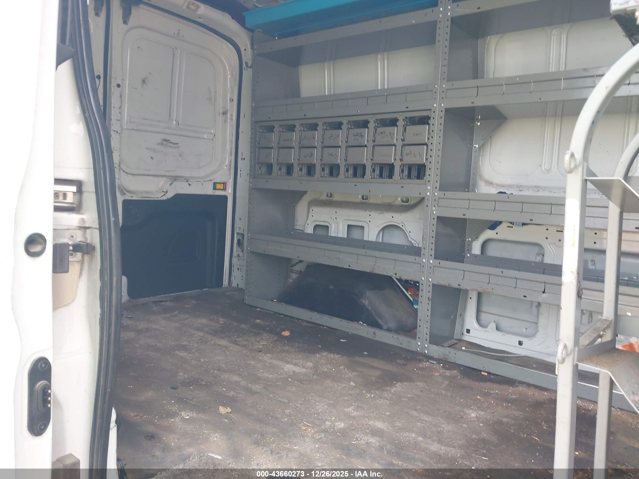 FORD TRANSIT-250 image 8