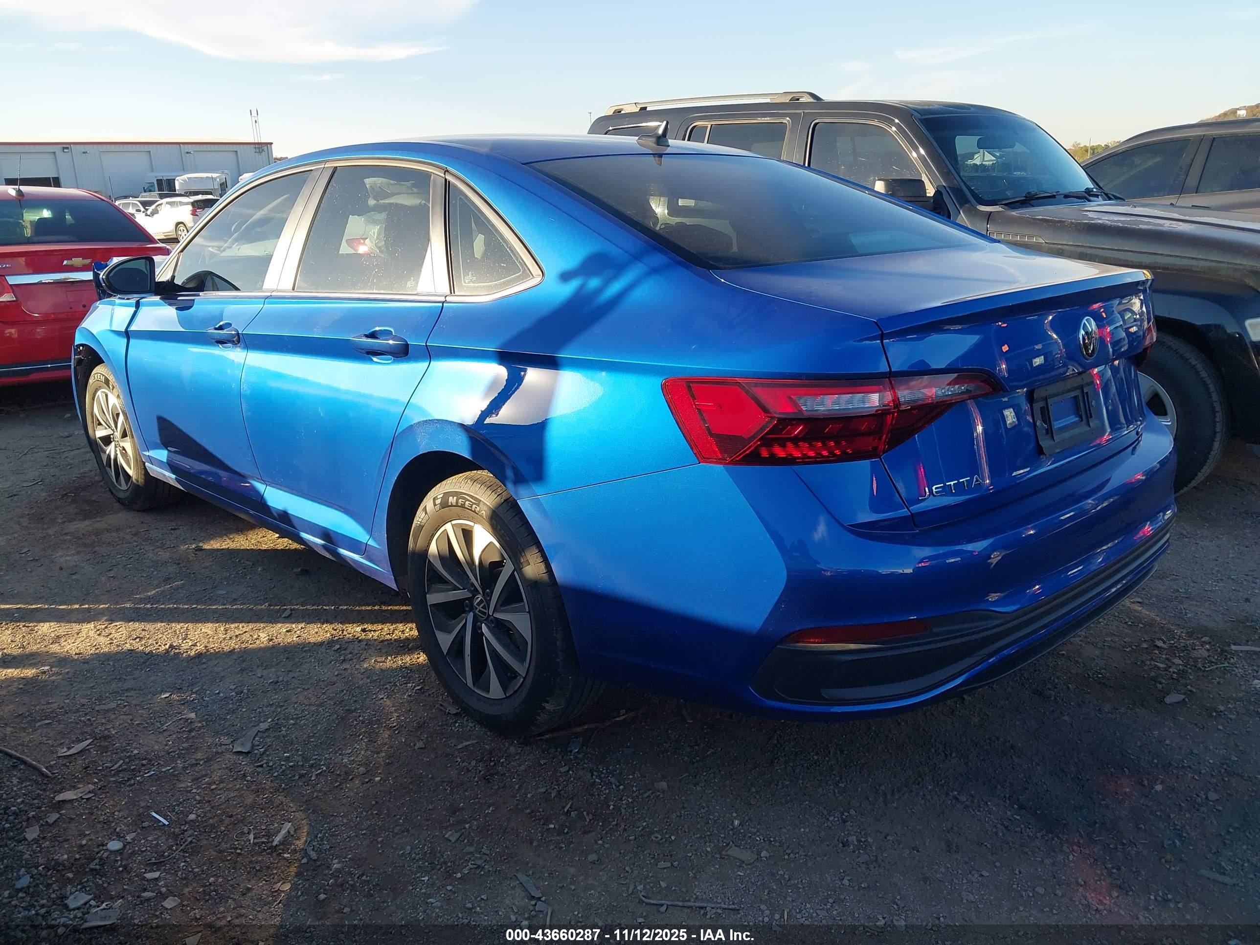 VOLKSWAGEN JETTA image 3