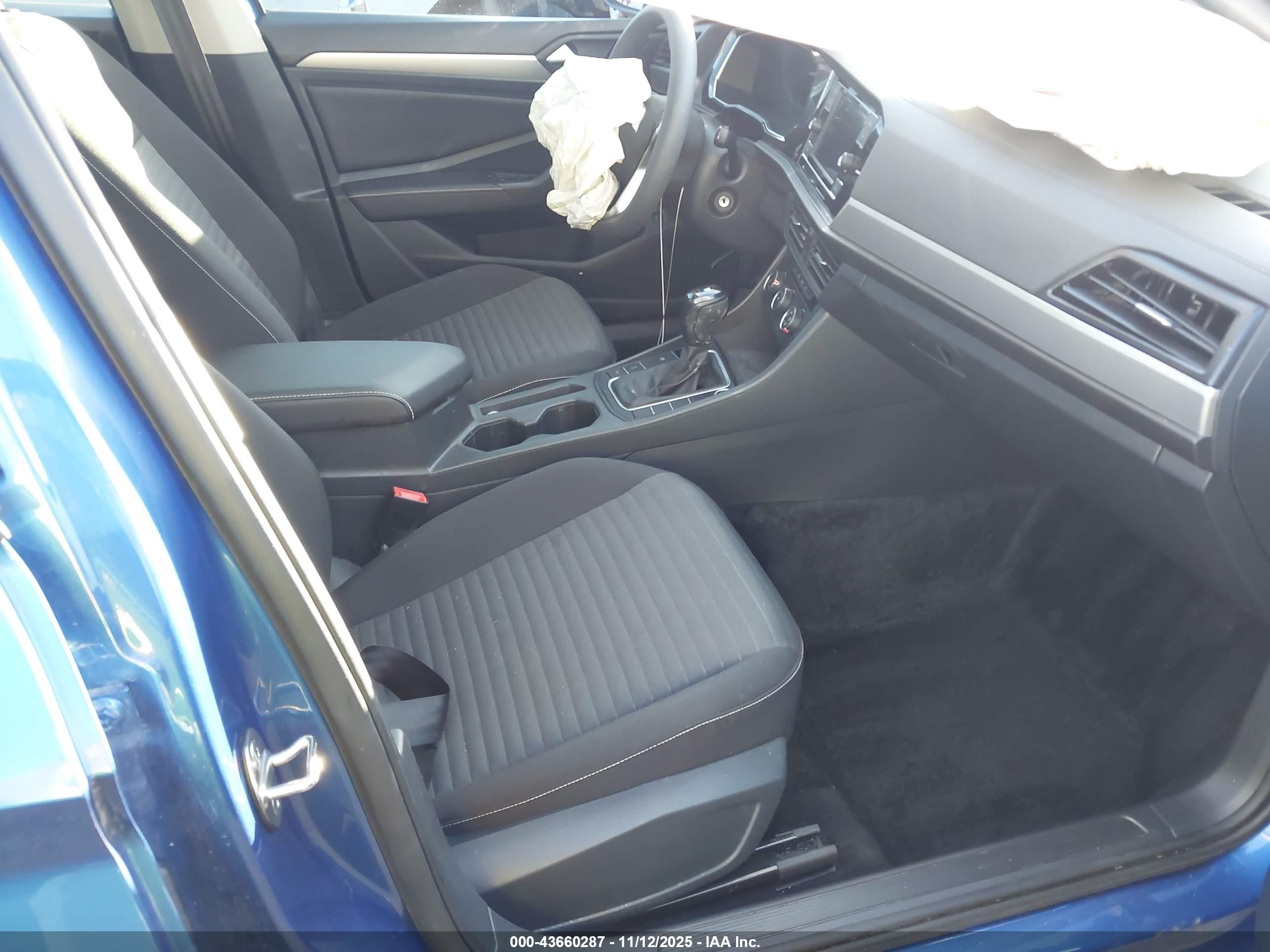 VOLKSWAGEN JETTA image 5