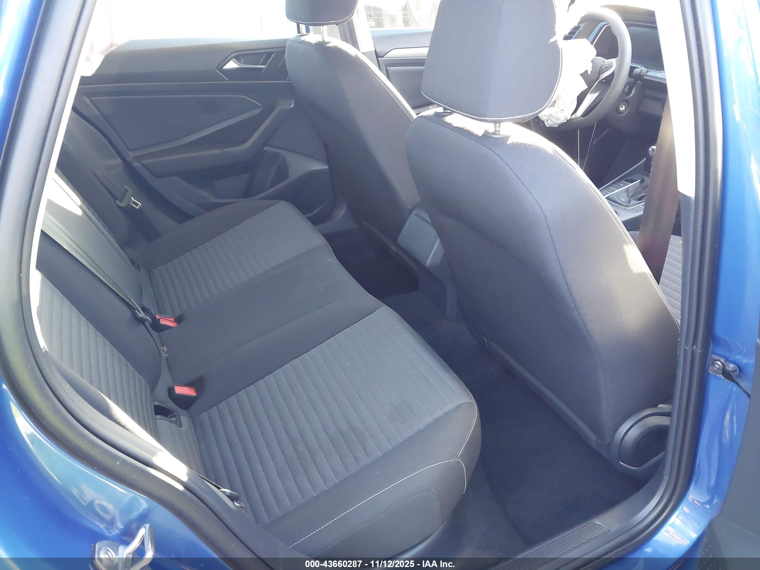 VOLKSWAGEN JETTA image 8