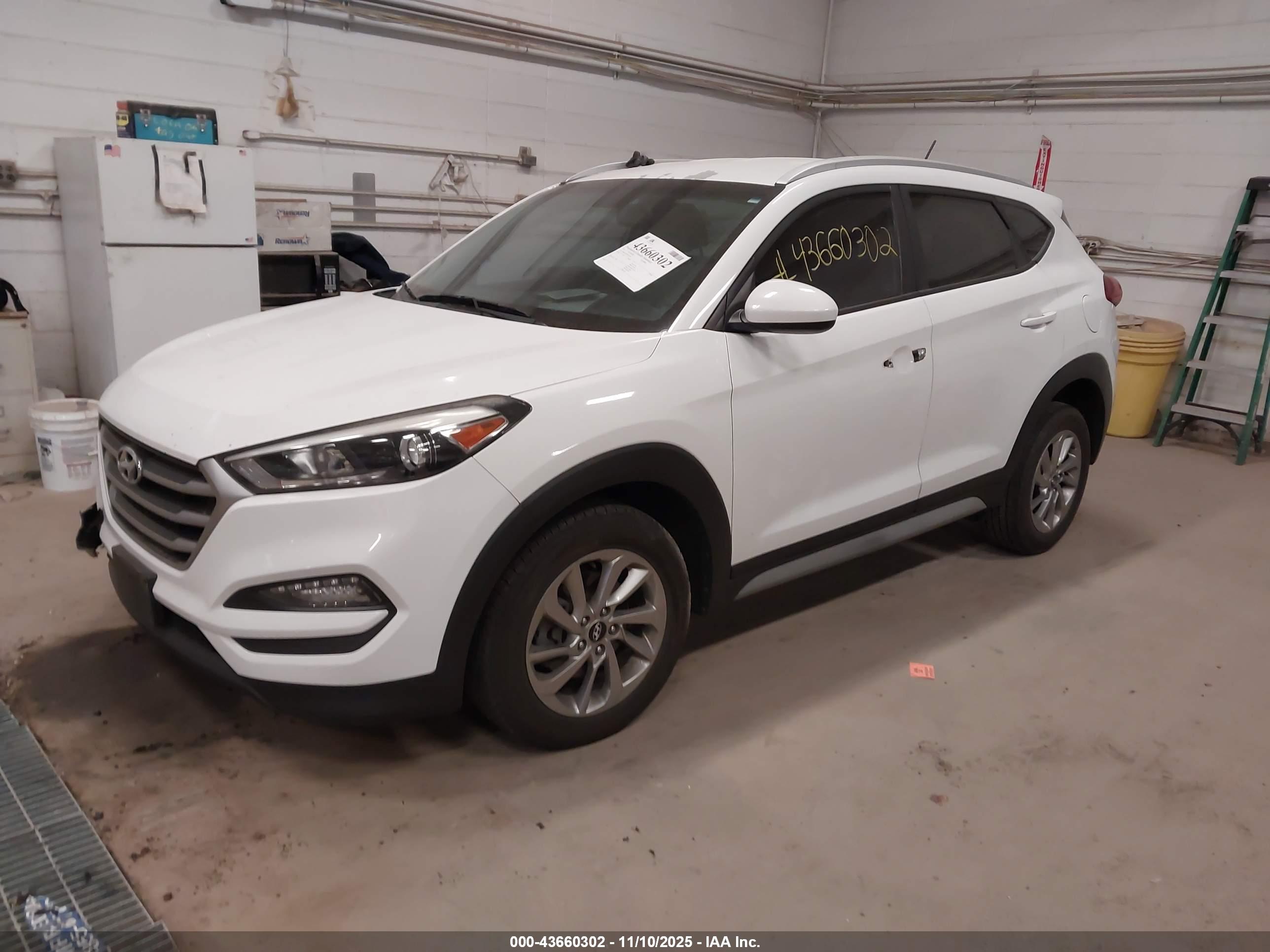 HYUNDAI TUCSON image 2