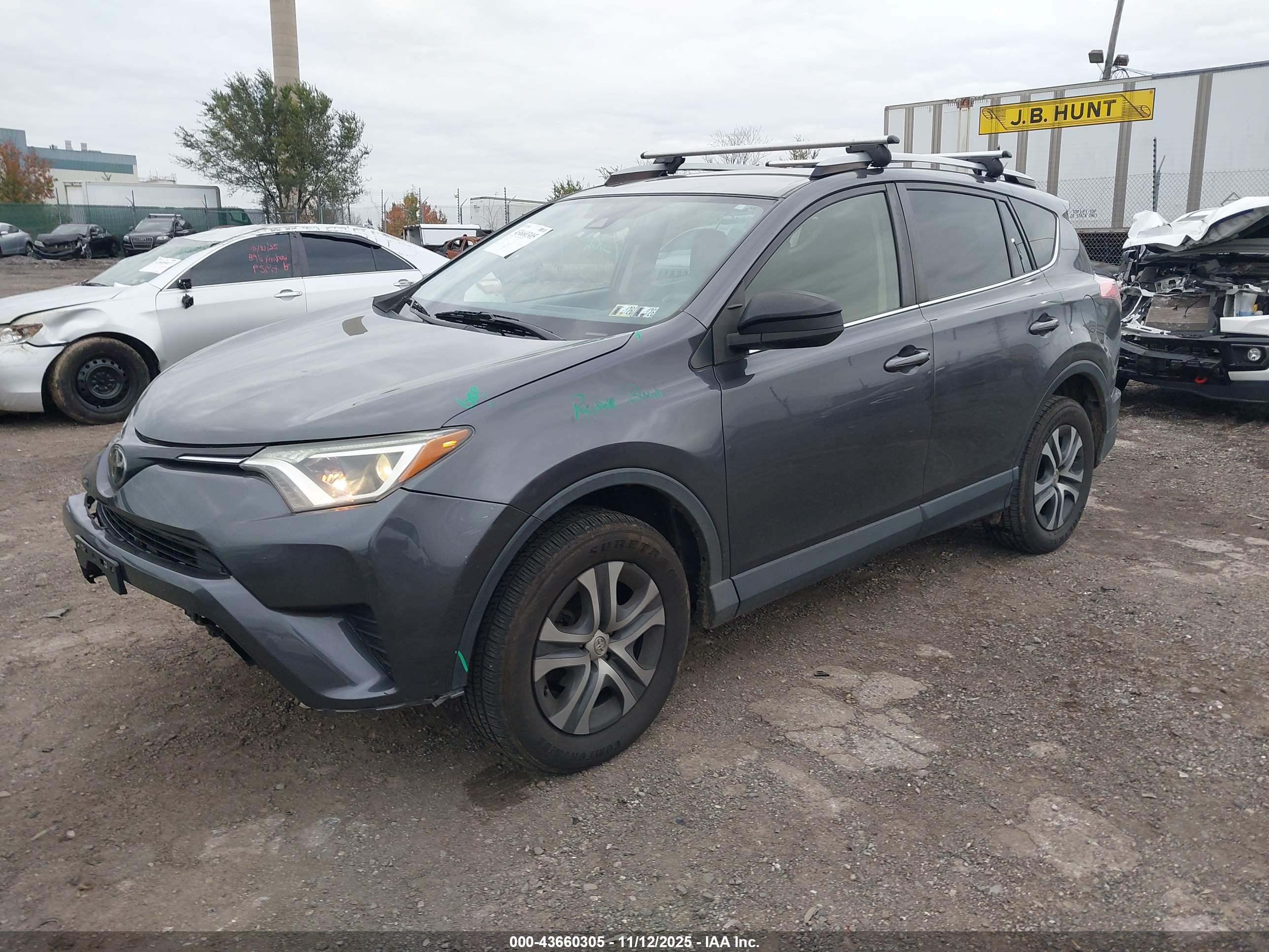 TOYOTA RAV4 image 2
