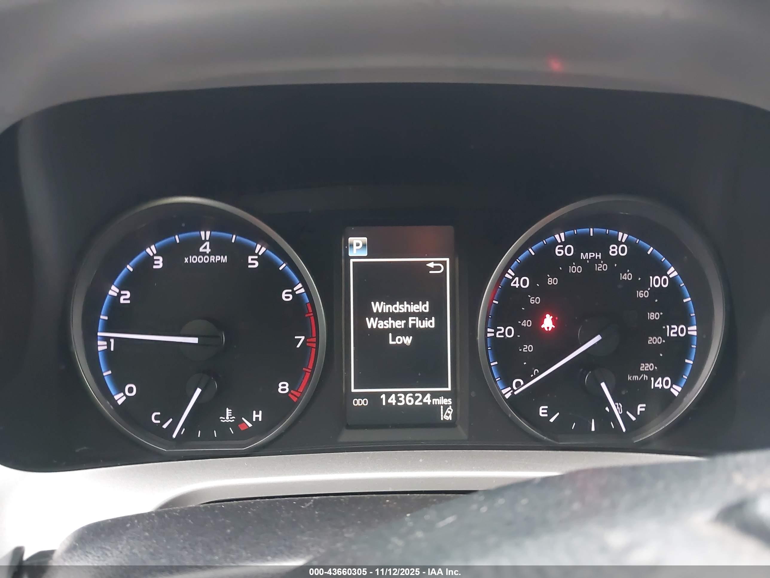 TOYOTA RAV4 image 7