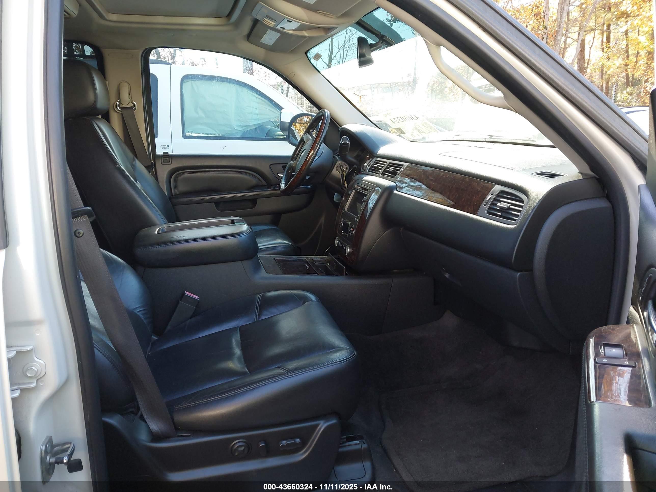 GMC YUKON image 5