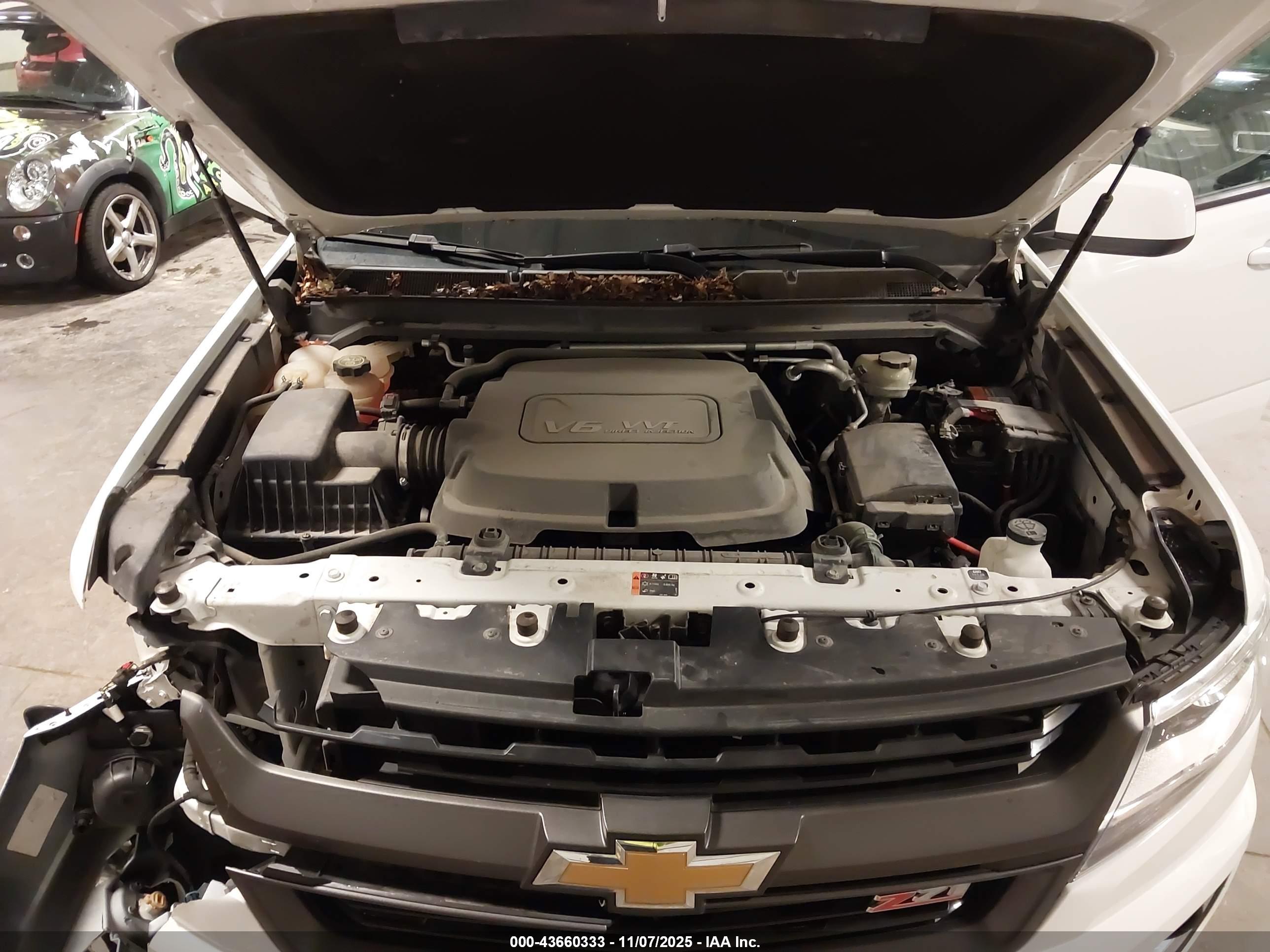 CHEVROLET COLORADO image 10