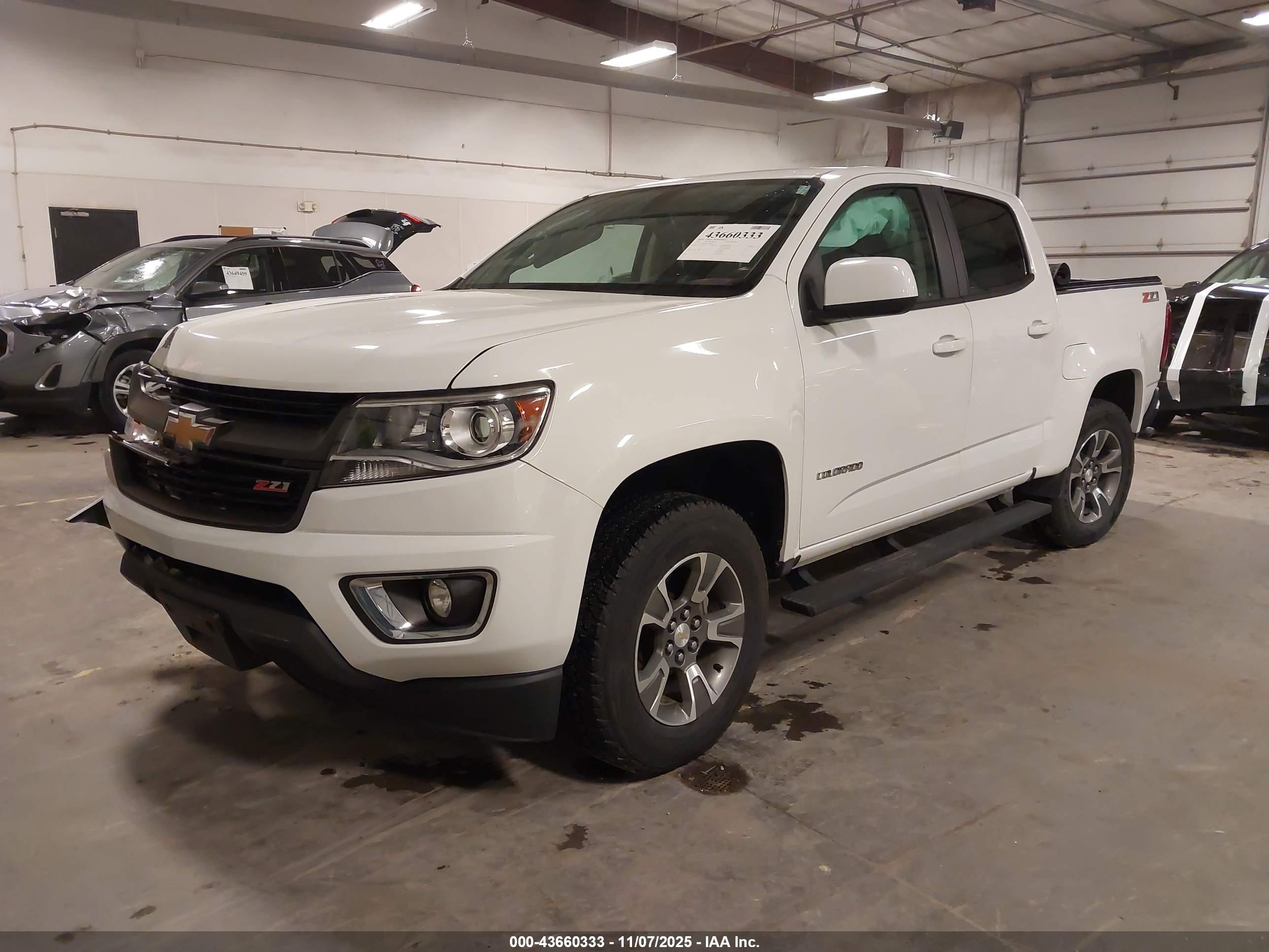 CHEVROLET COLORADO image 2