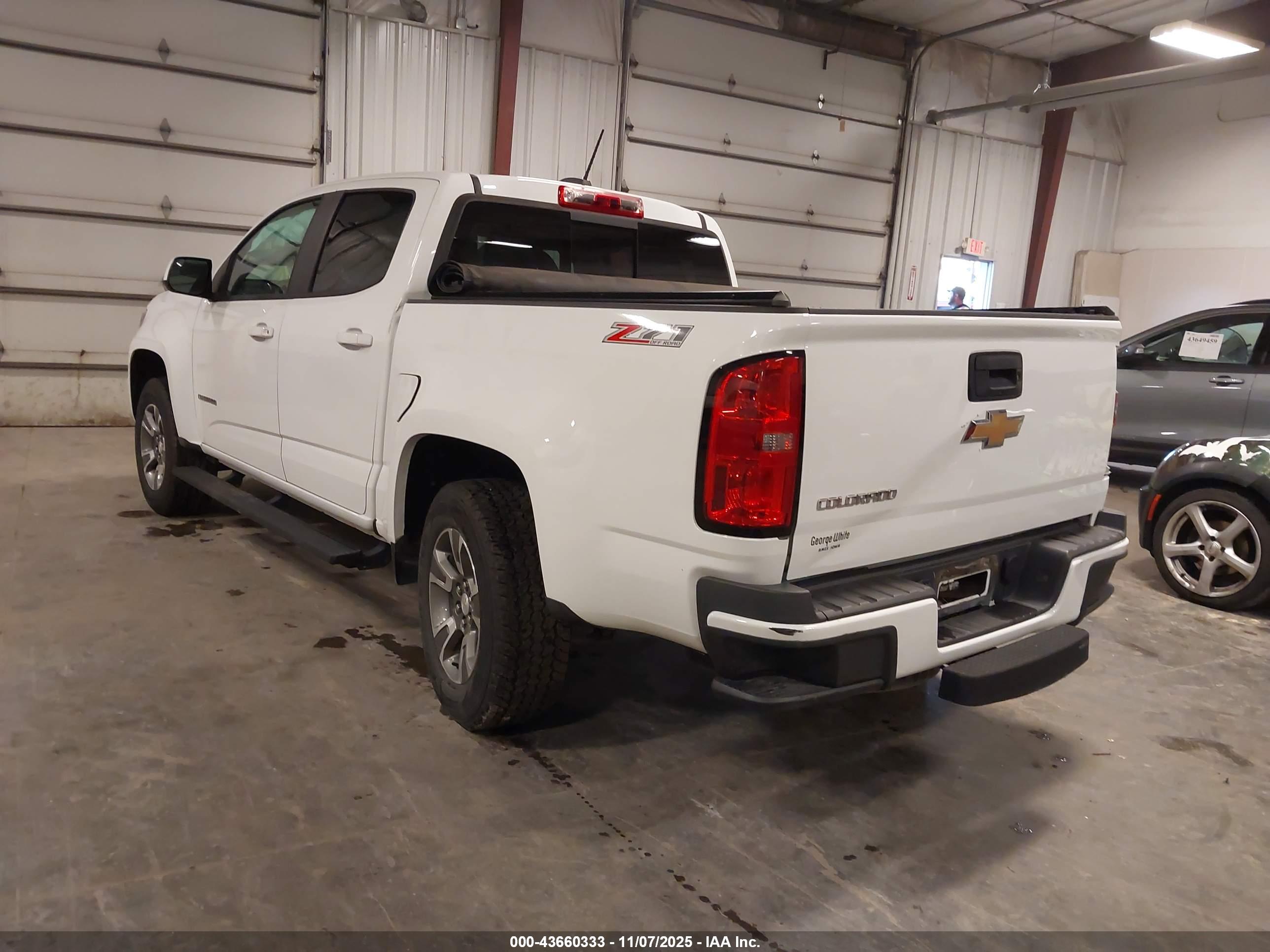CHEVROLET COLORADO image 3
