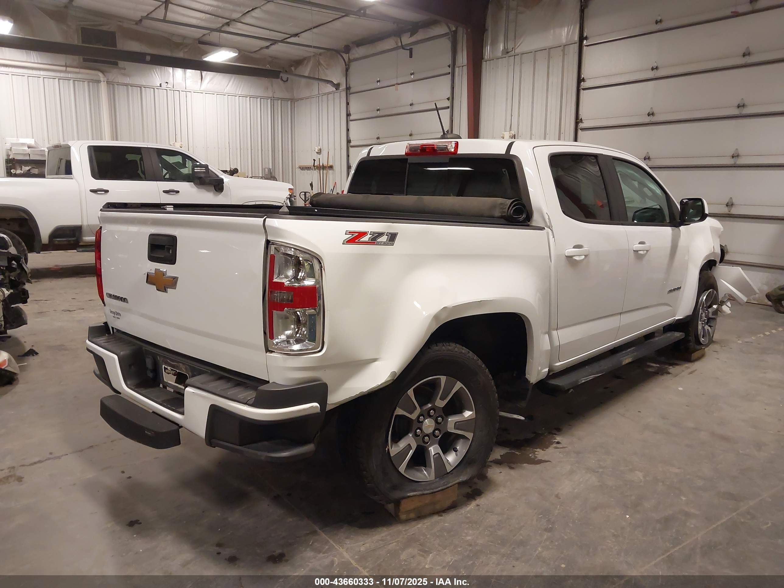 CHEVROLET COLORADO image 4