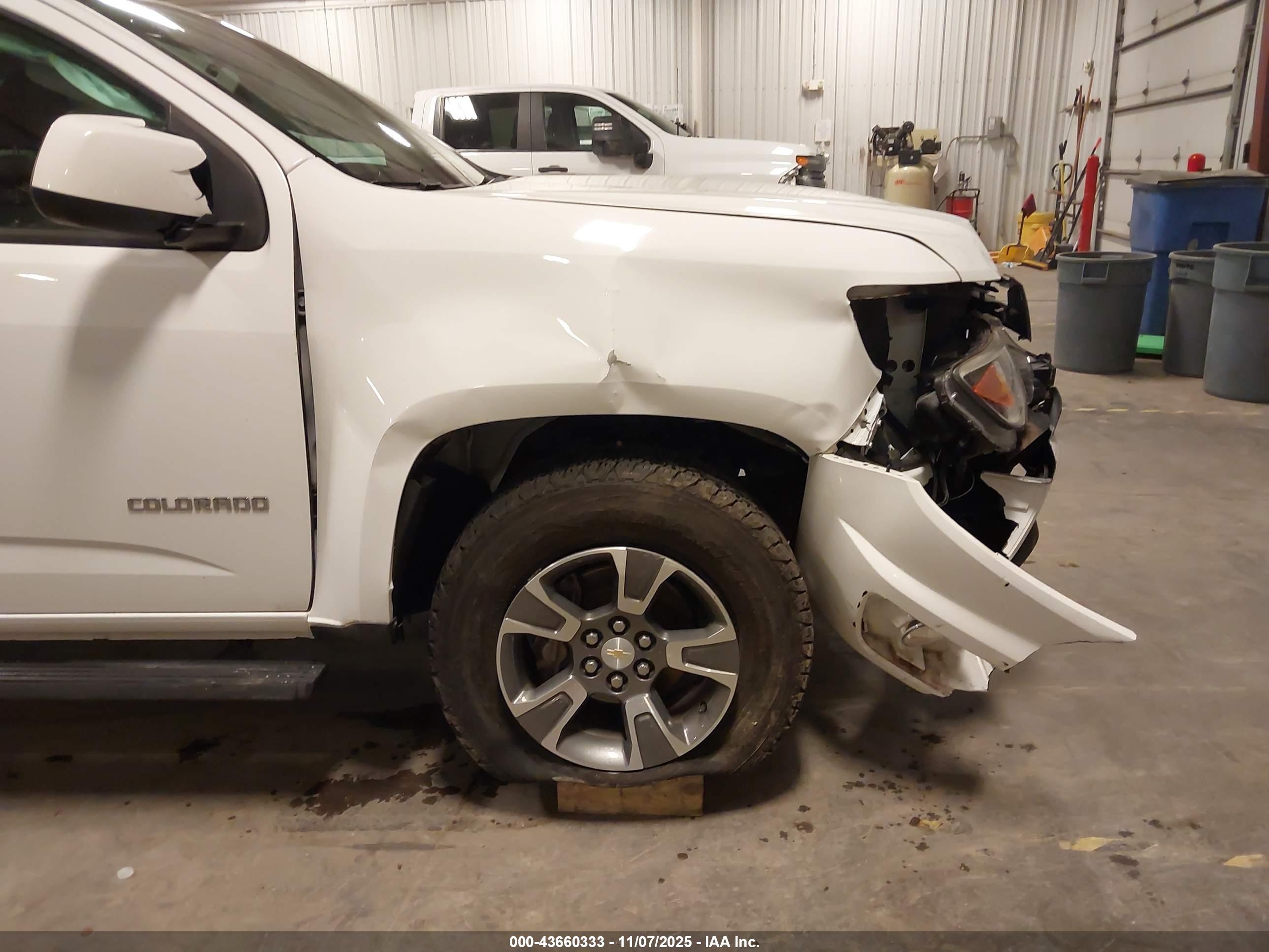 CHEVROLET COLORADO image 6