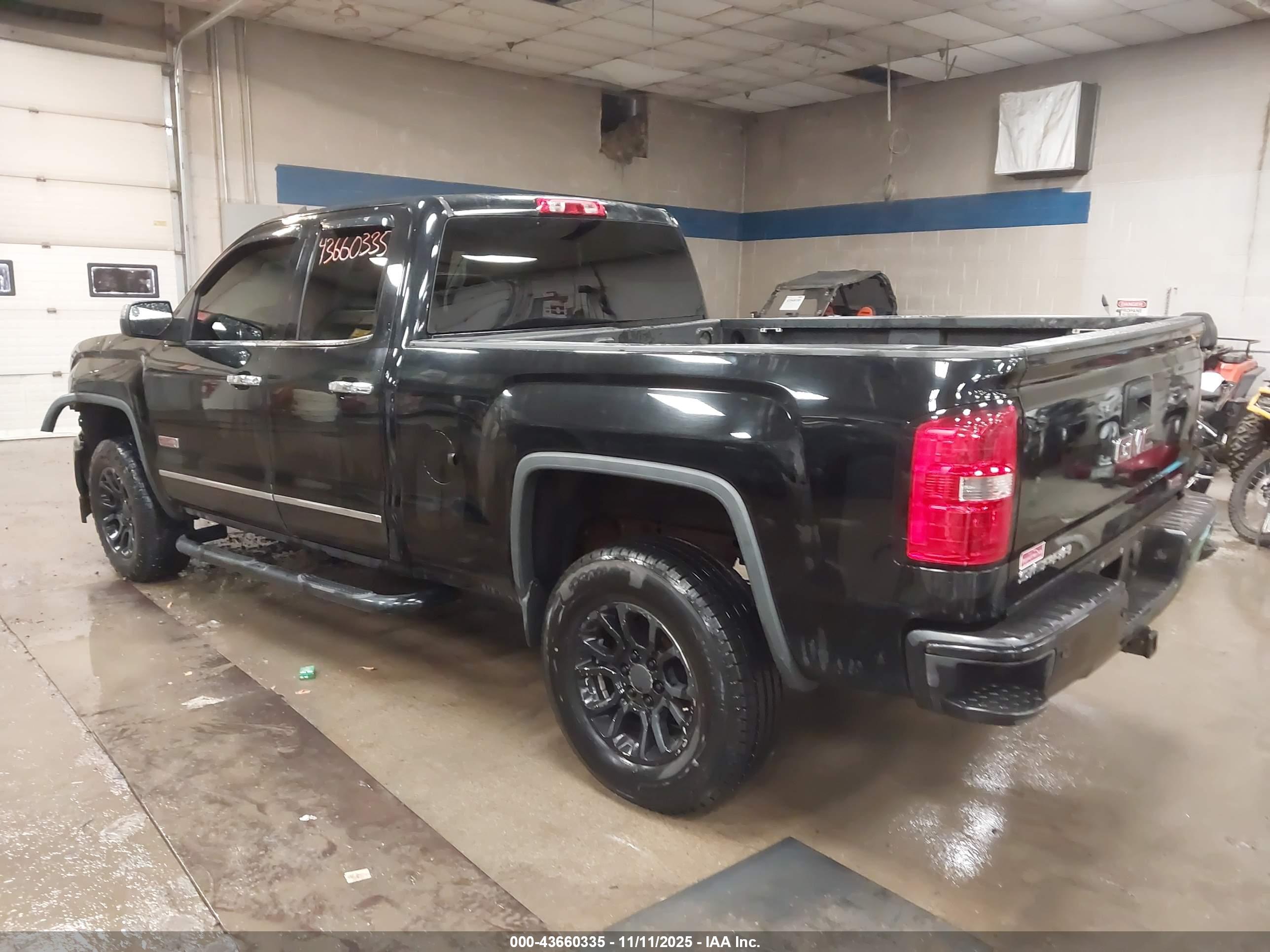 GMC SIERRA image 3
