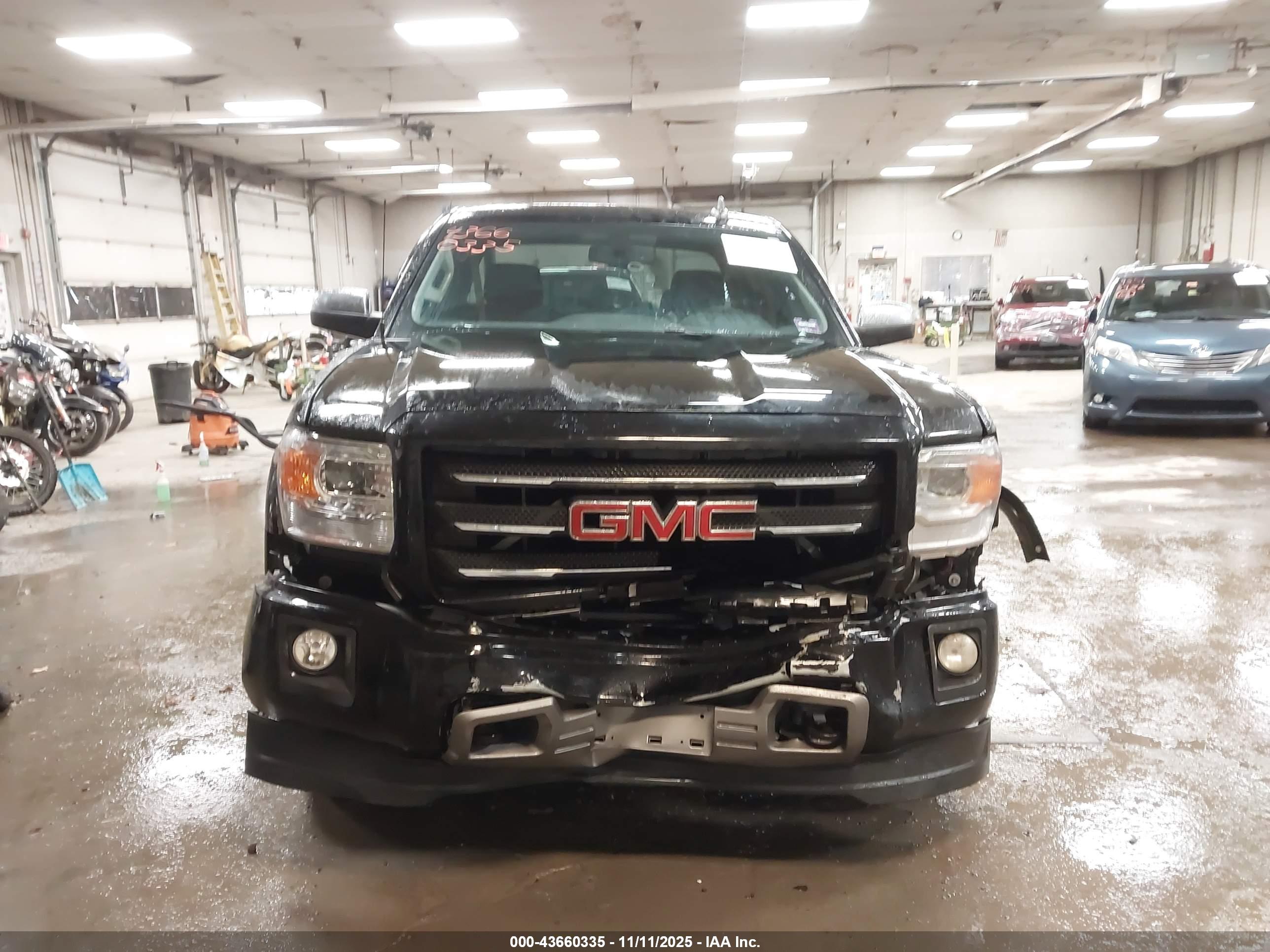 GMC SIERRA image 6
