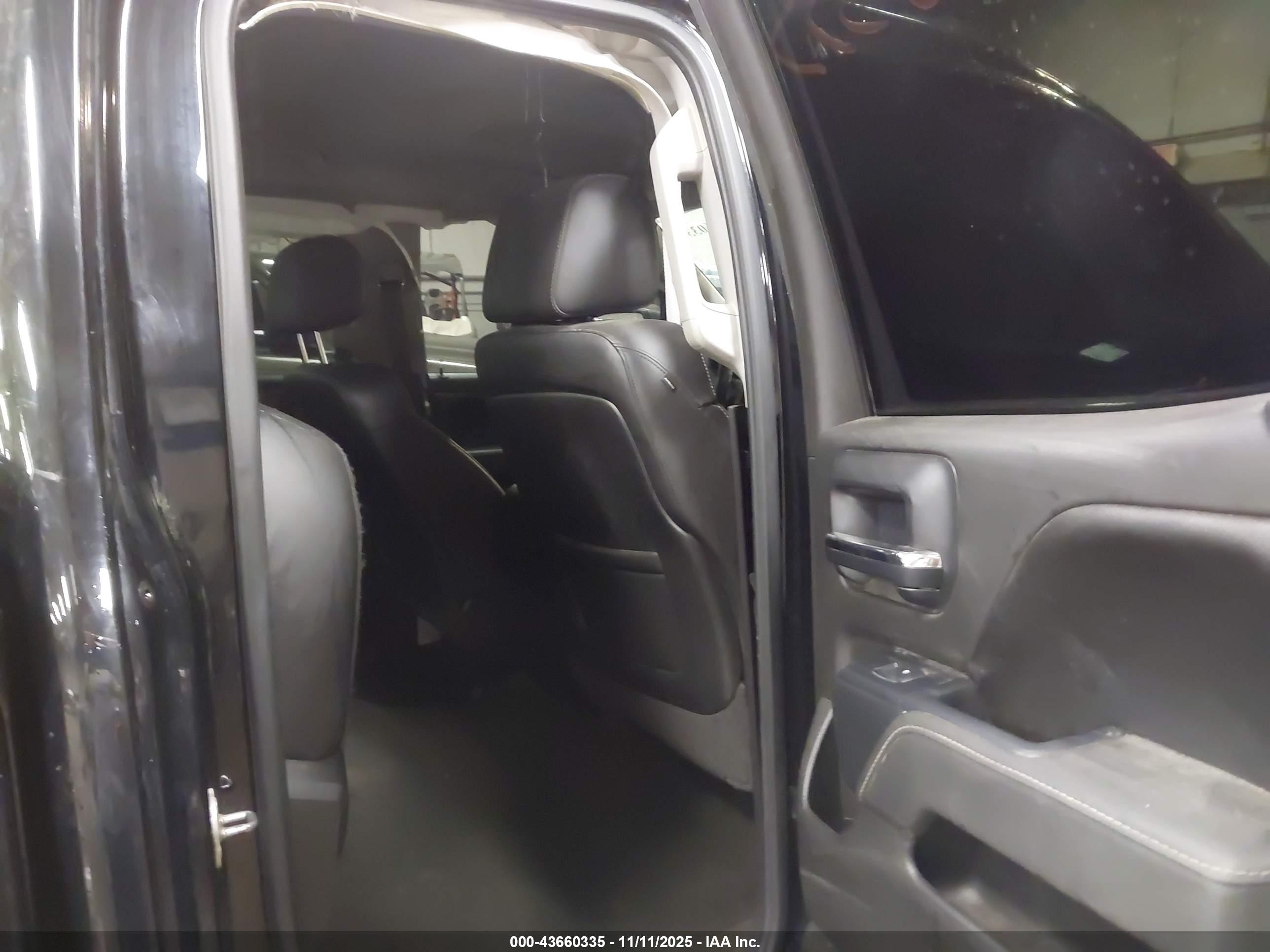 GMC SIERRA image 8