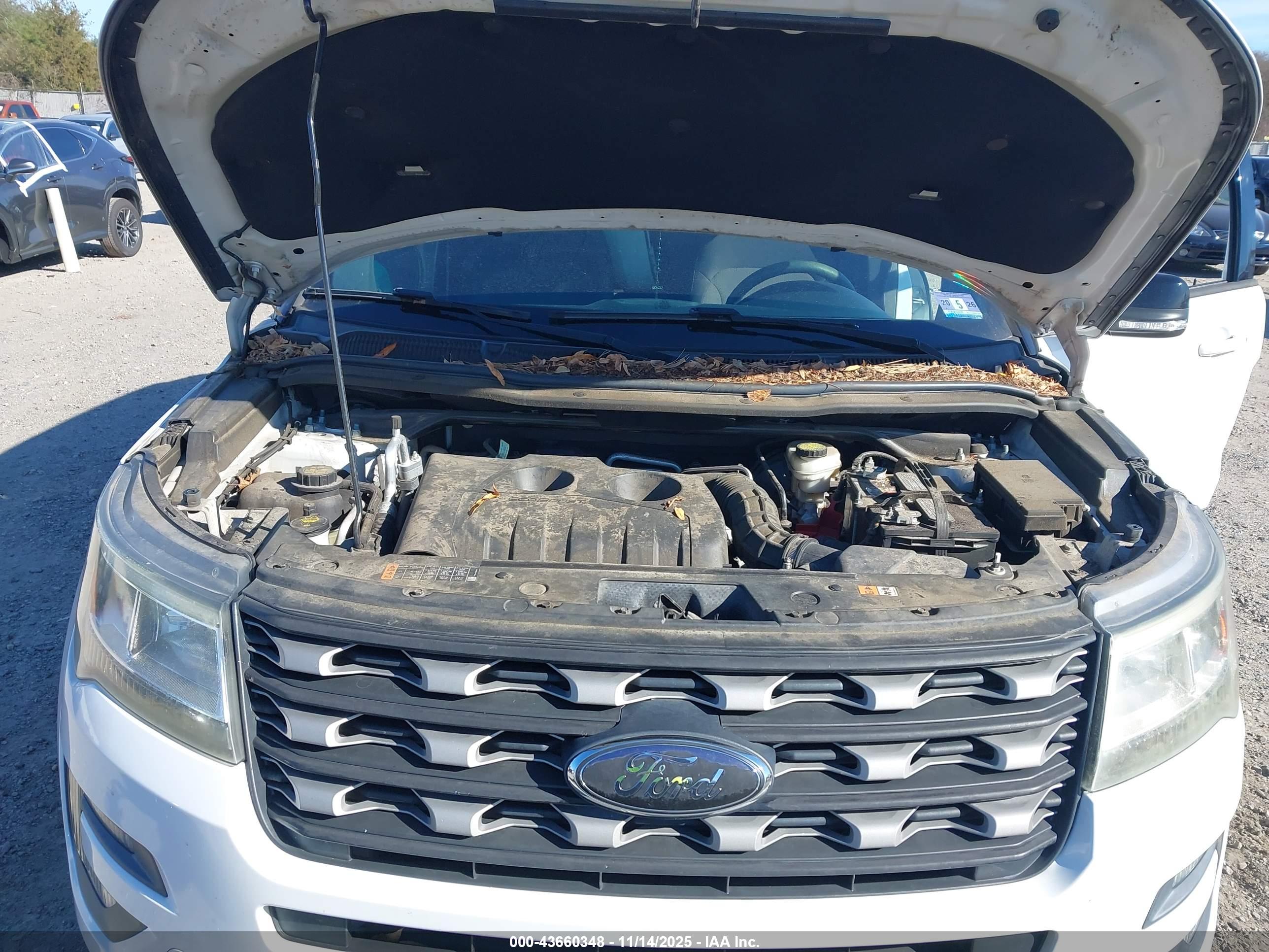 FORD EXPLORER image 10
