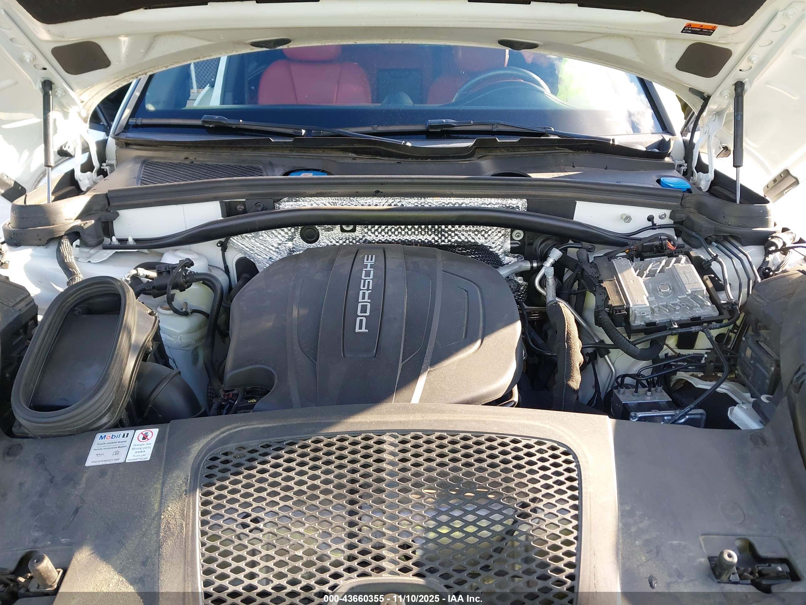 PORSCHE MACAN image 10