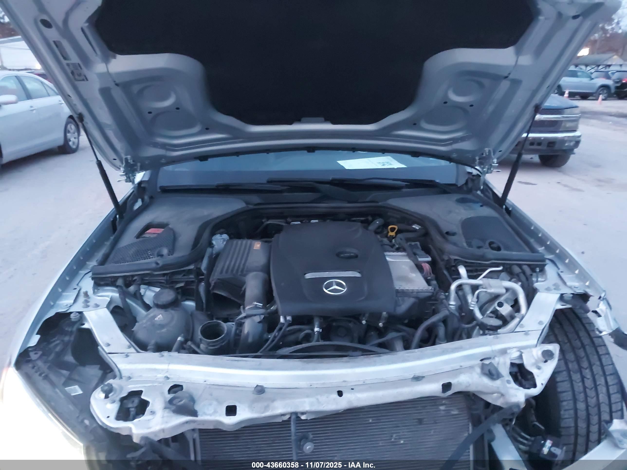 MERCEDES-BENZ E image 10