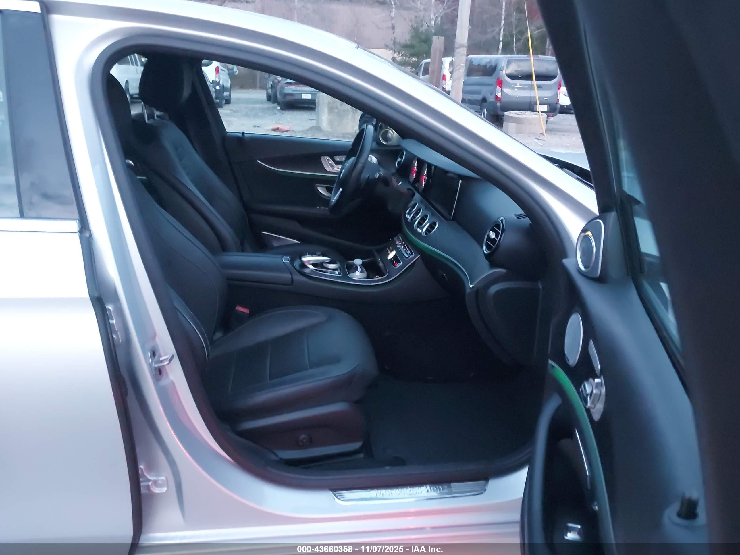 MERCEDES-BENZ E image 5