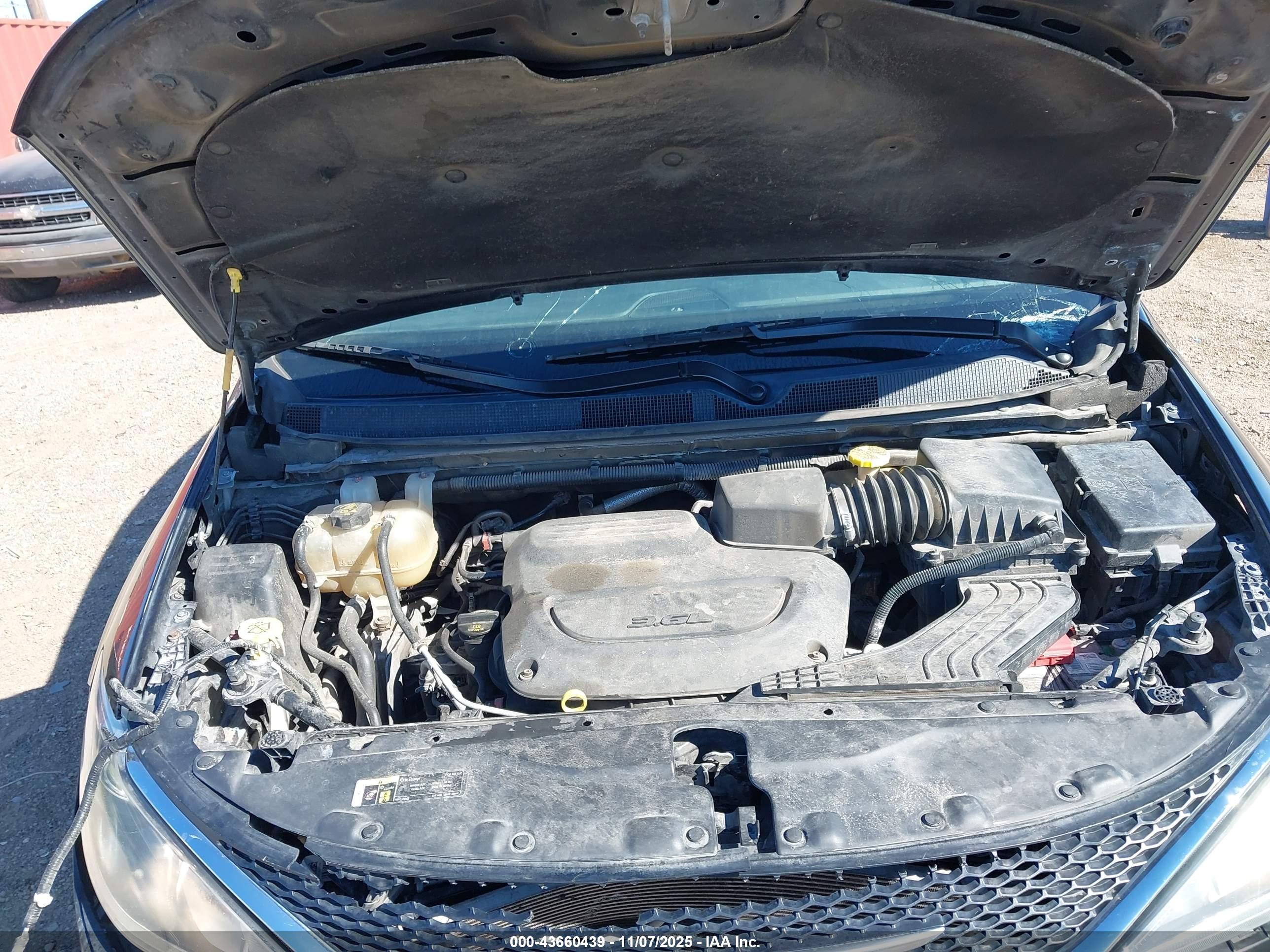 CHRYSLER PACIFICA image 10