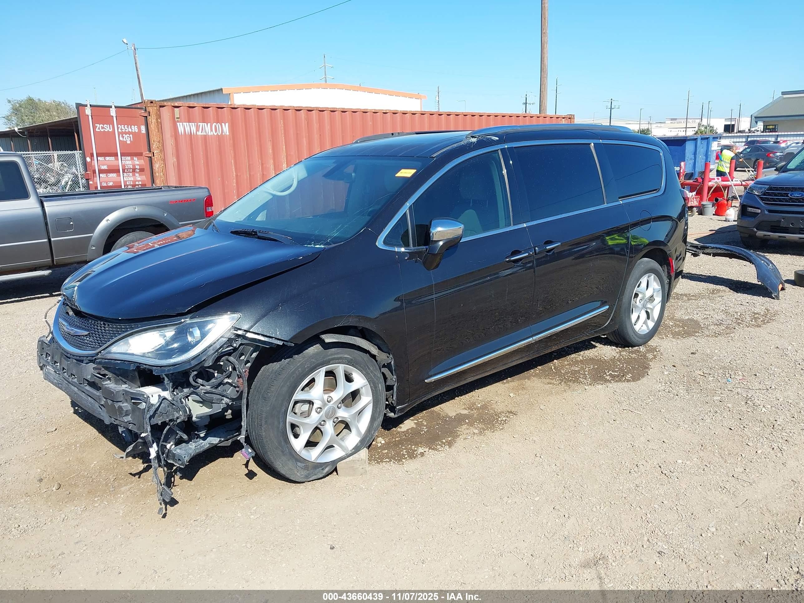CHRYSLER PACIFICA image 2