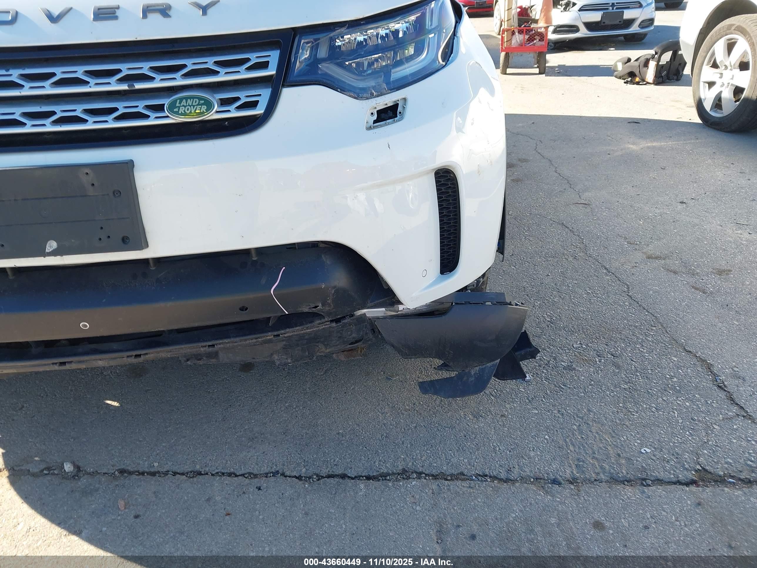 LAND ROVER image 6
