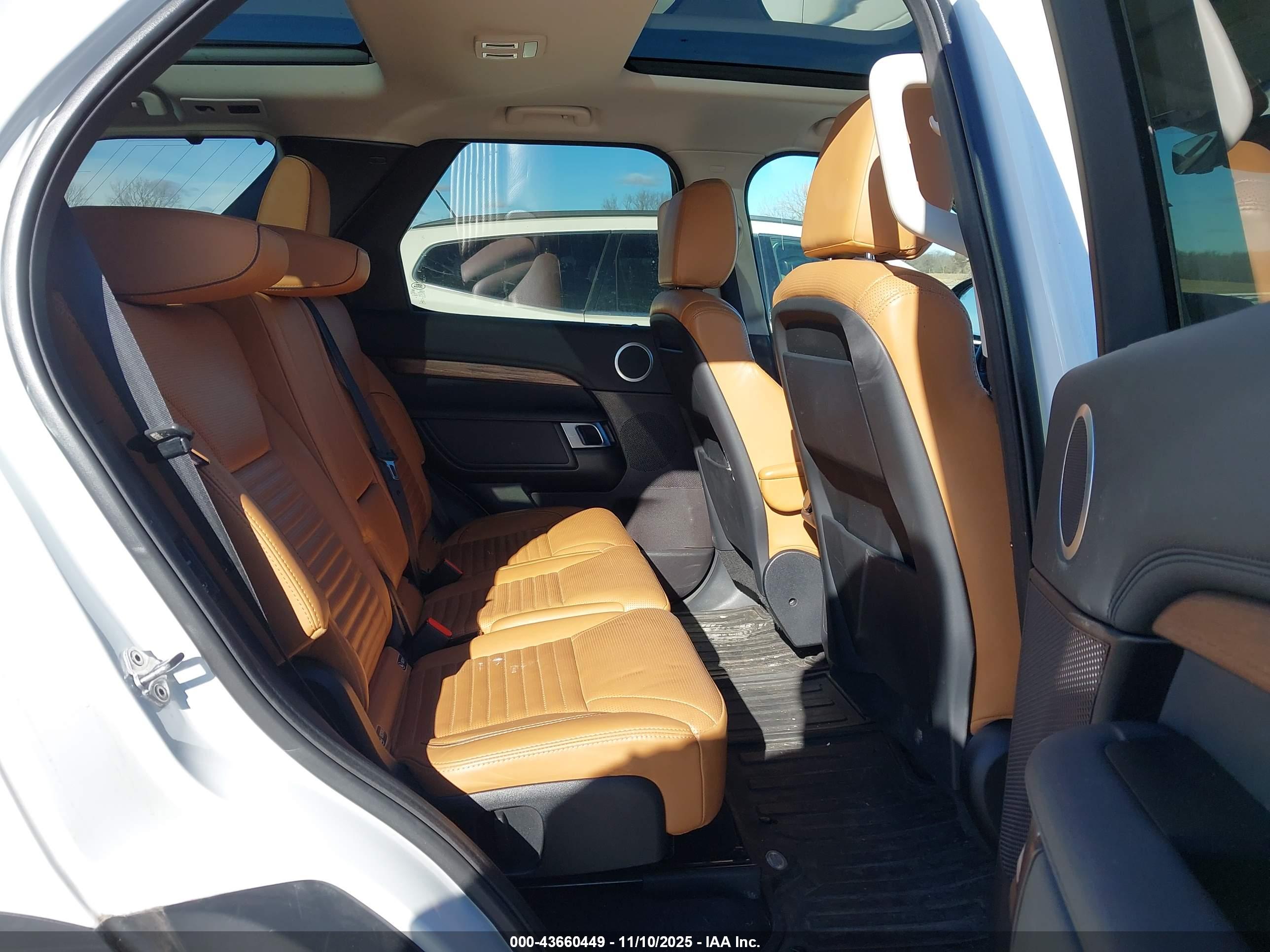 LAND ROVER image 8