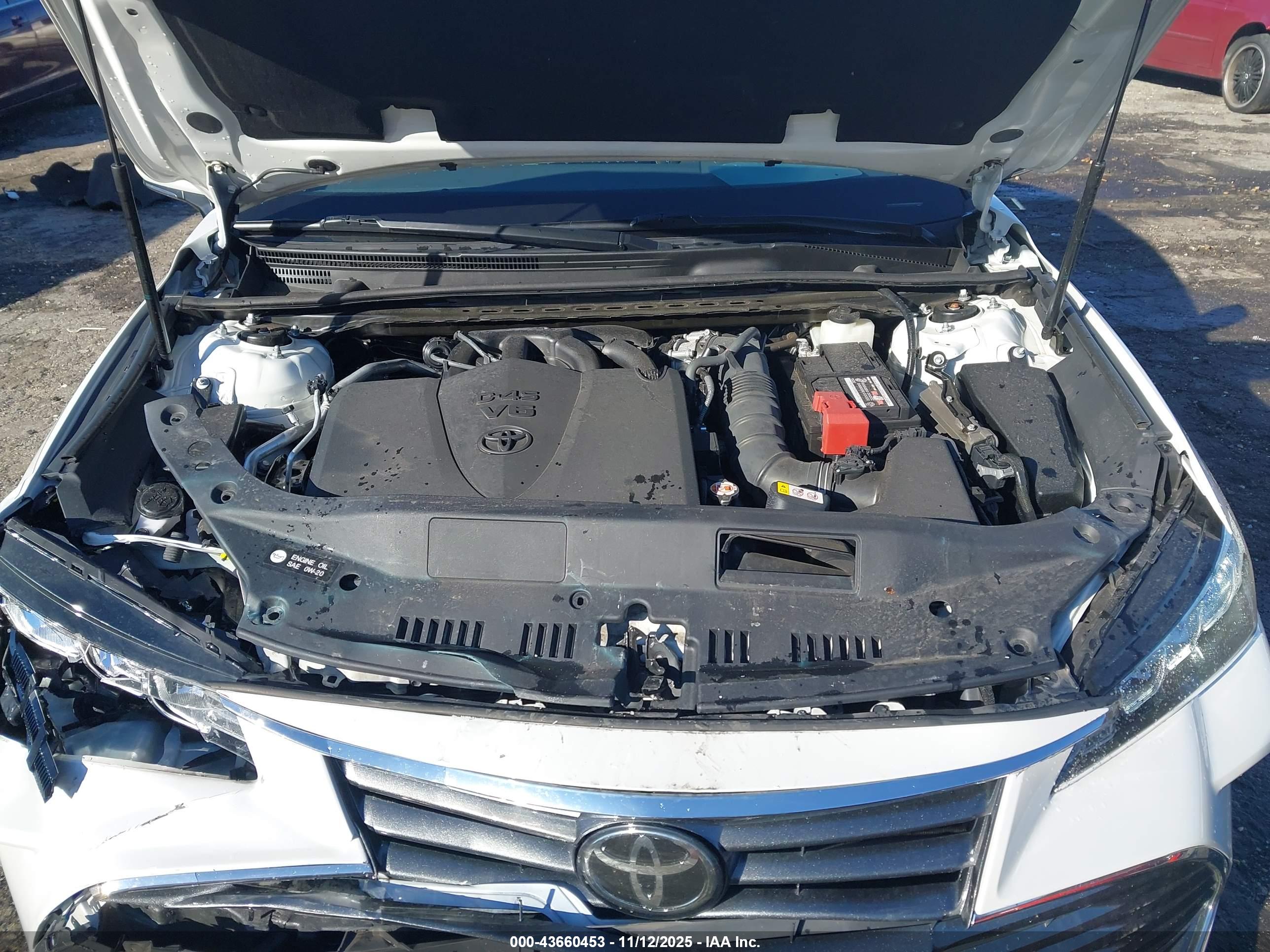 TOYOTA AVALON image 10