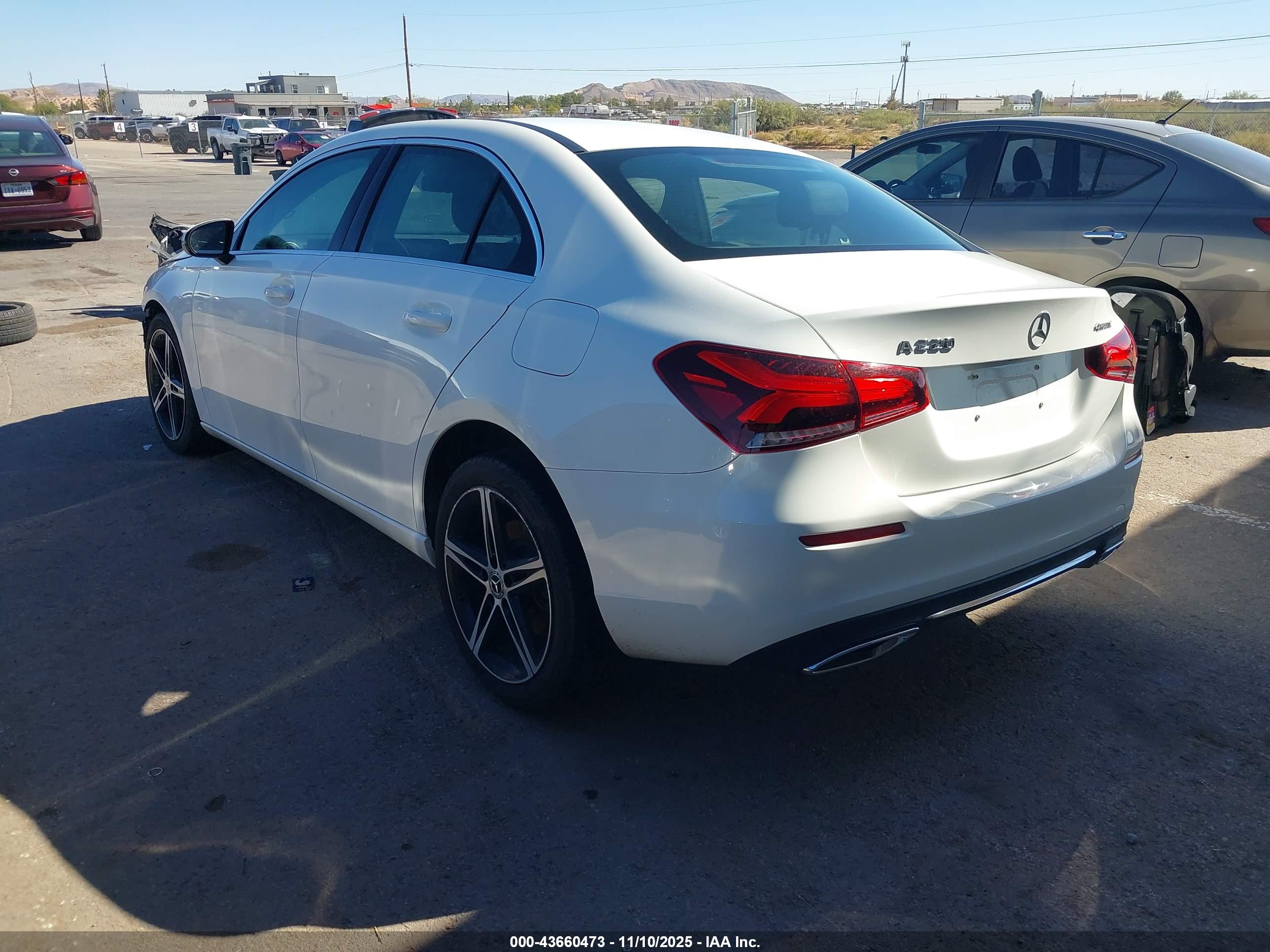 MERCEDES-BENZ A image 3
