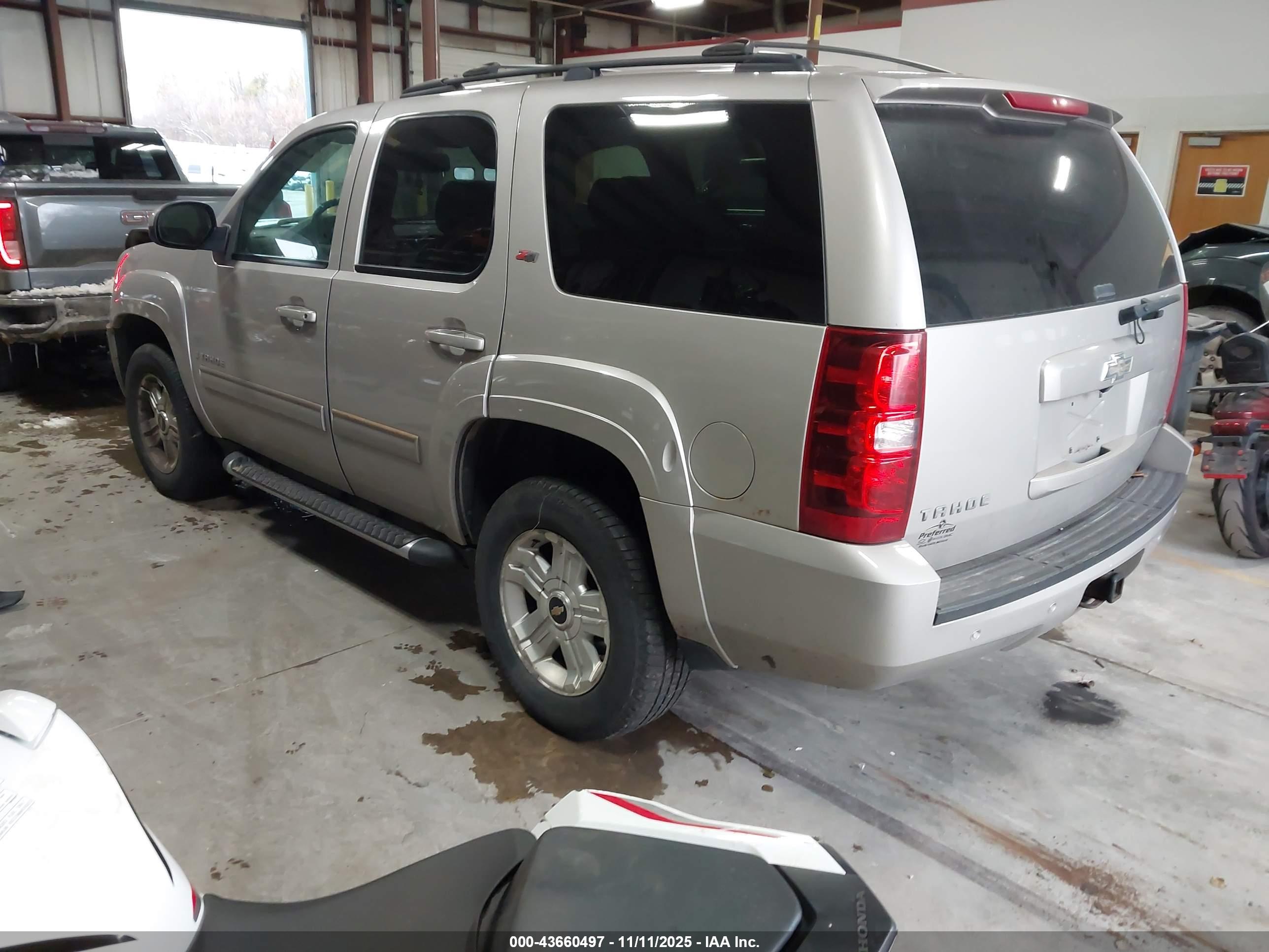 CHEVROLET TAHOE image 3
