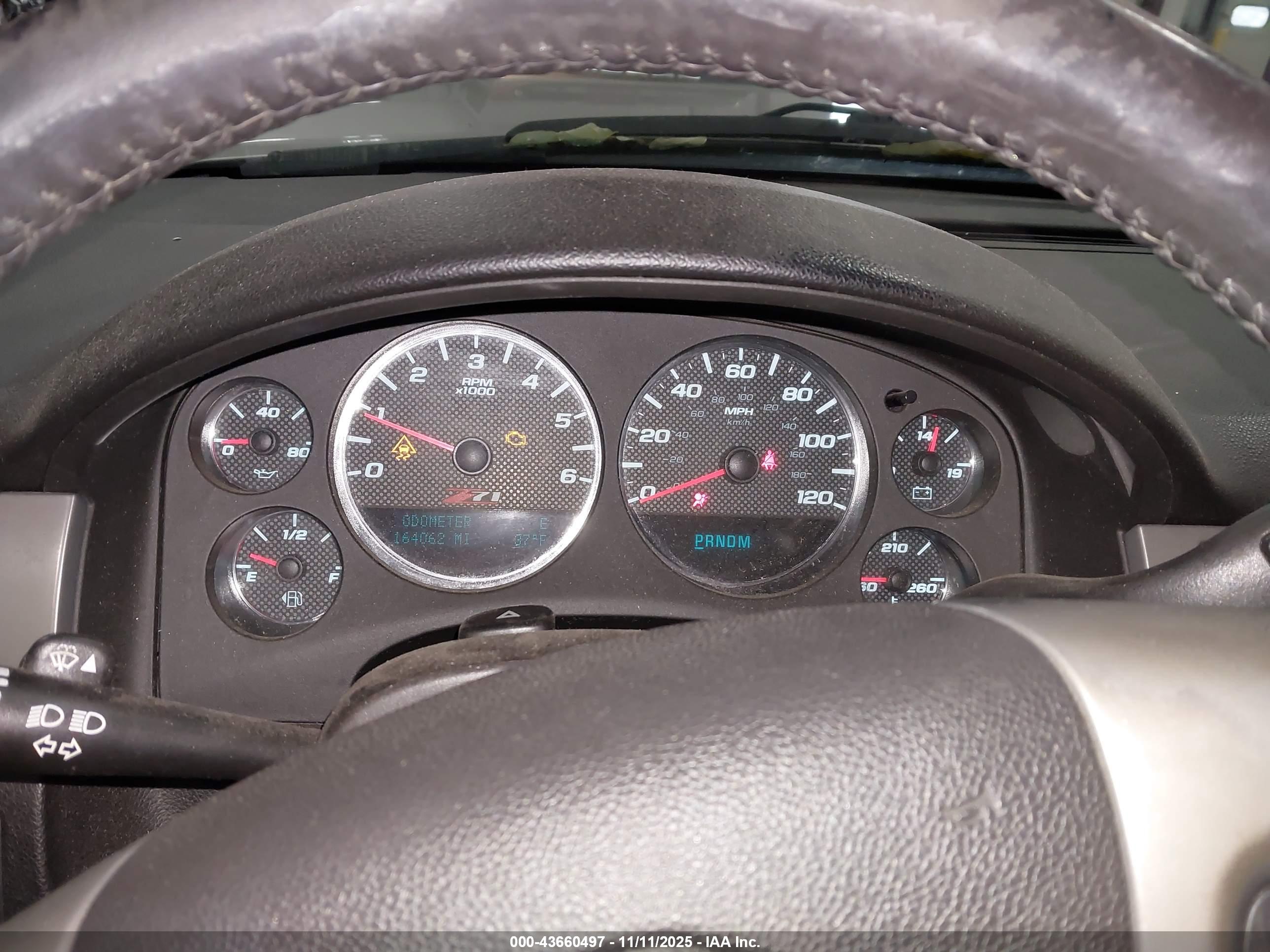 CHEVROLET TAHOE image 7