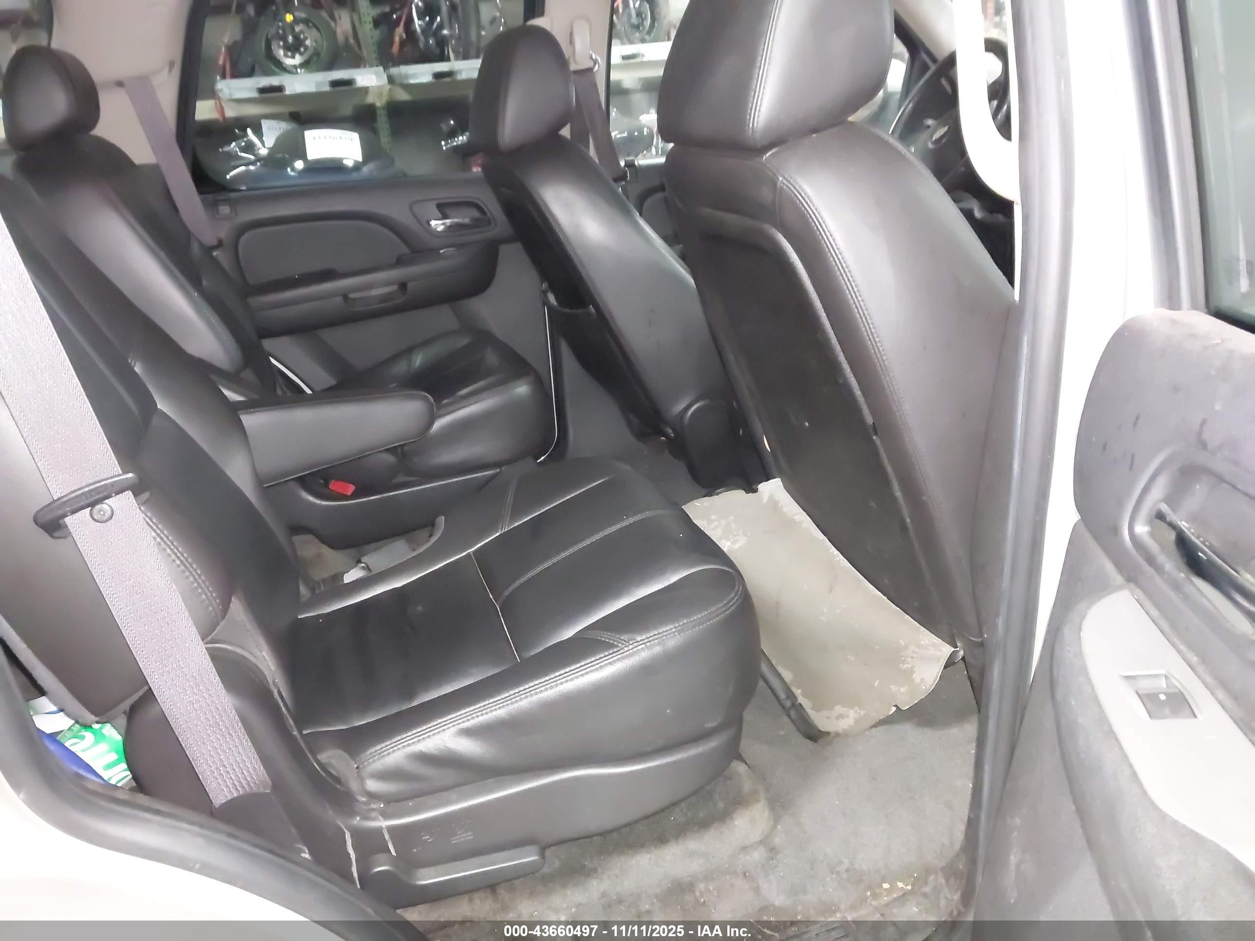 CHEVROLET TAHOE image 8