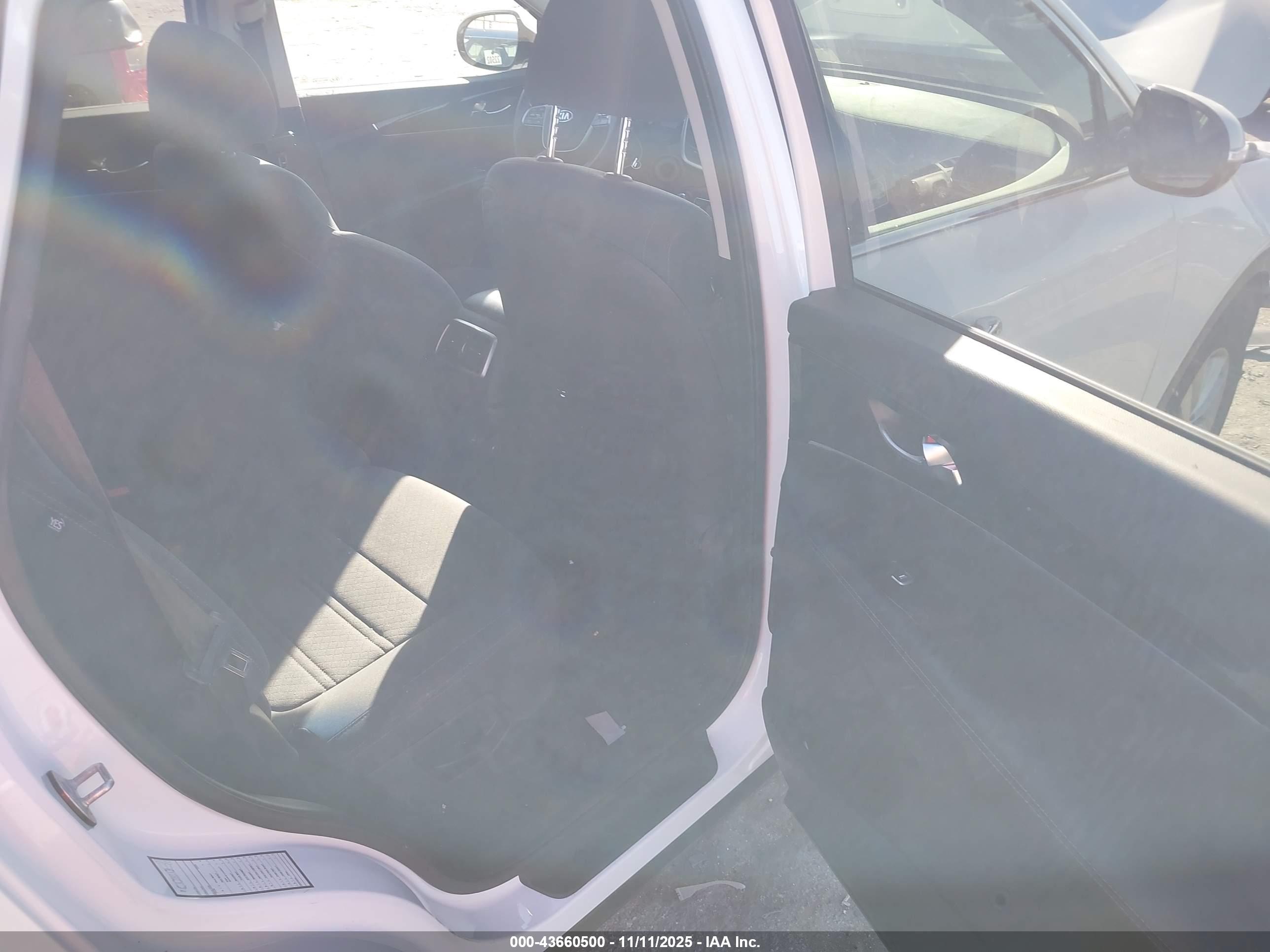KIA SORENTO image 8