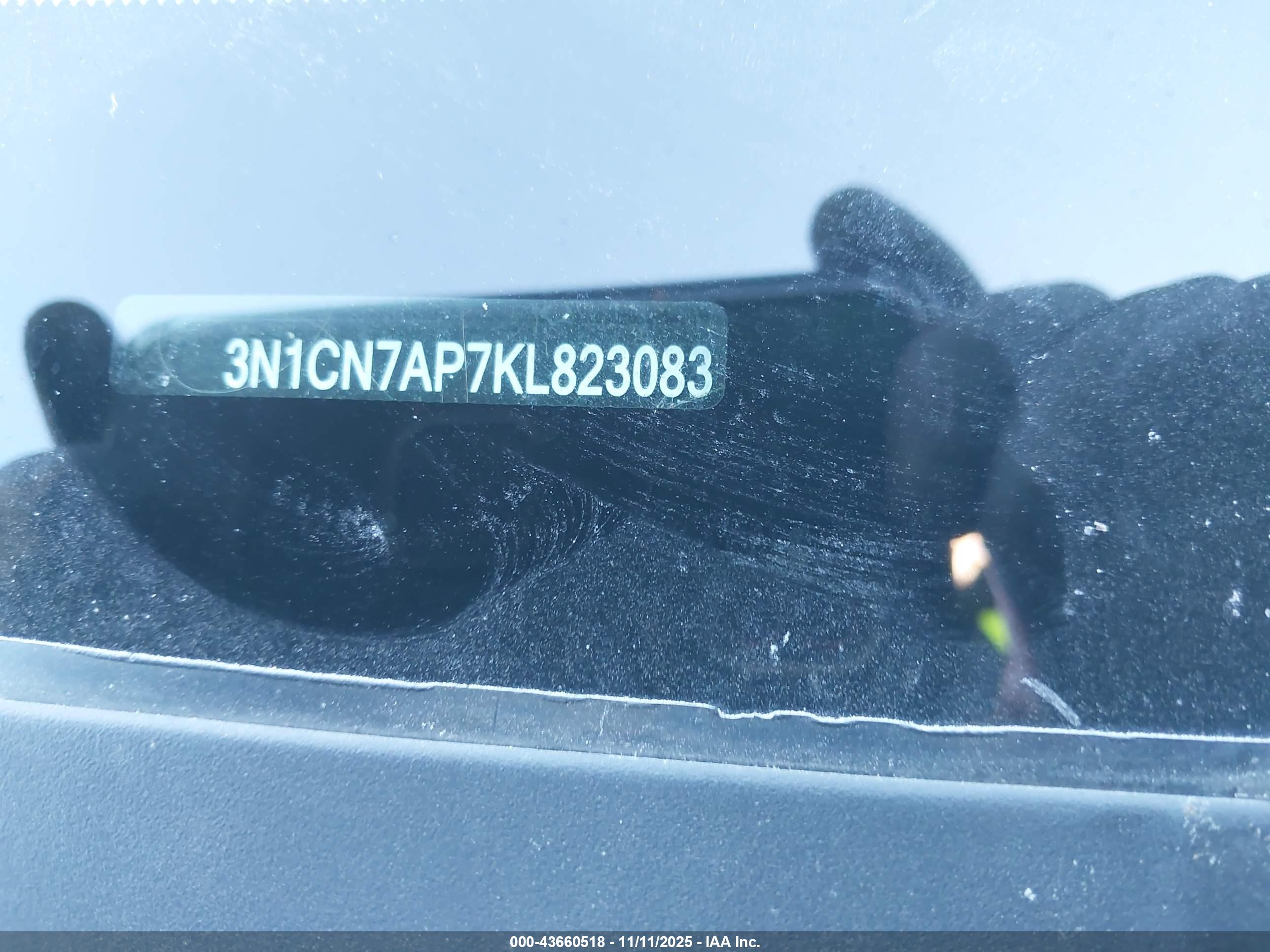 NISSAN VERSA image 9