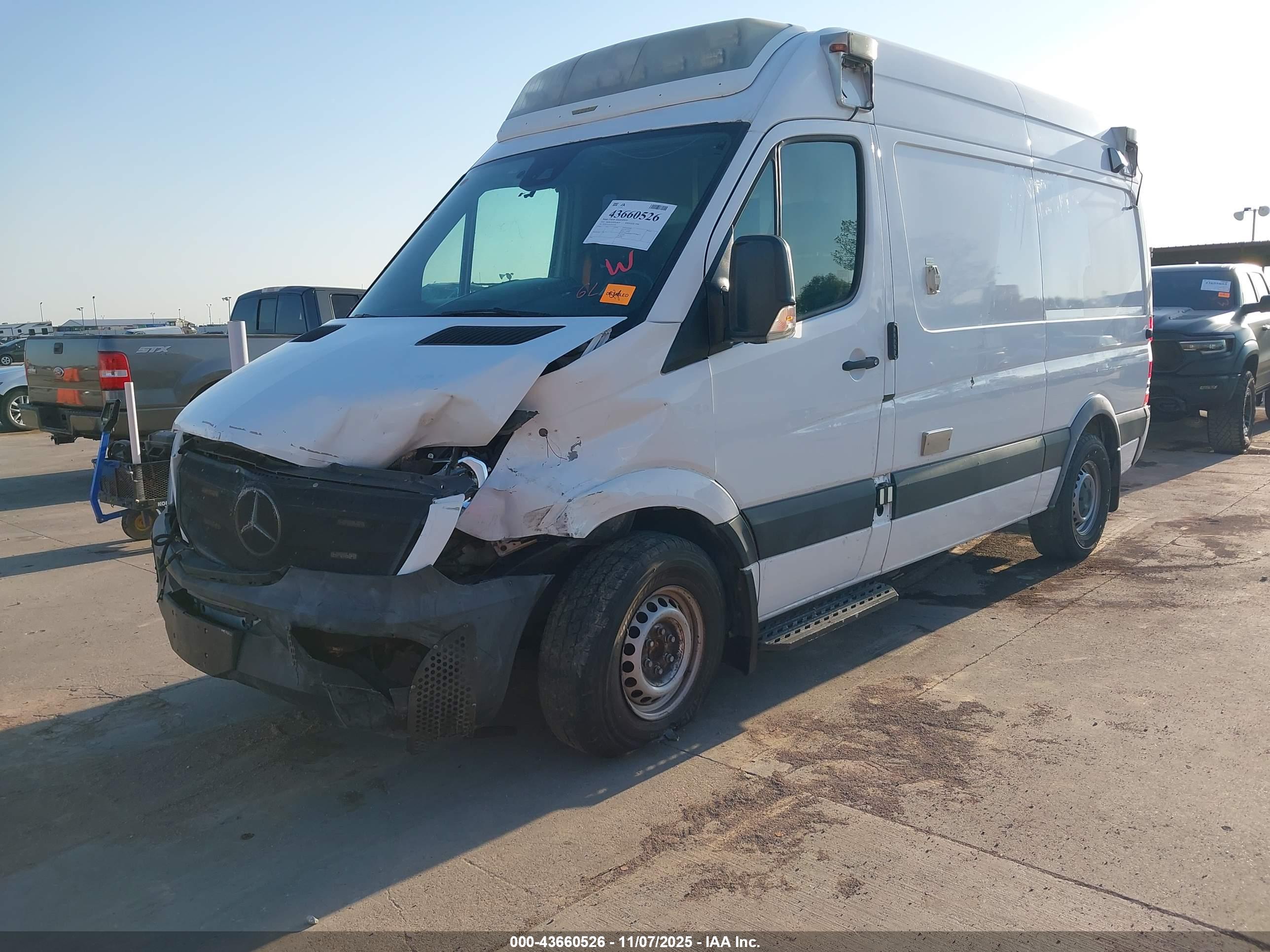 MERCEDES-BENZ SPRINTER image 2