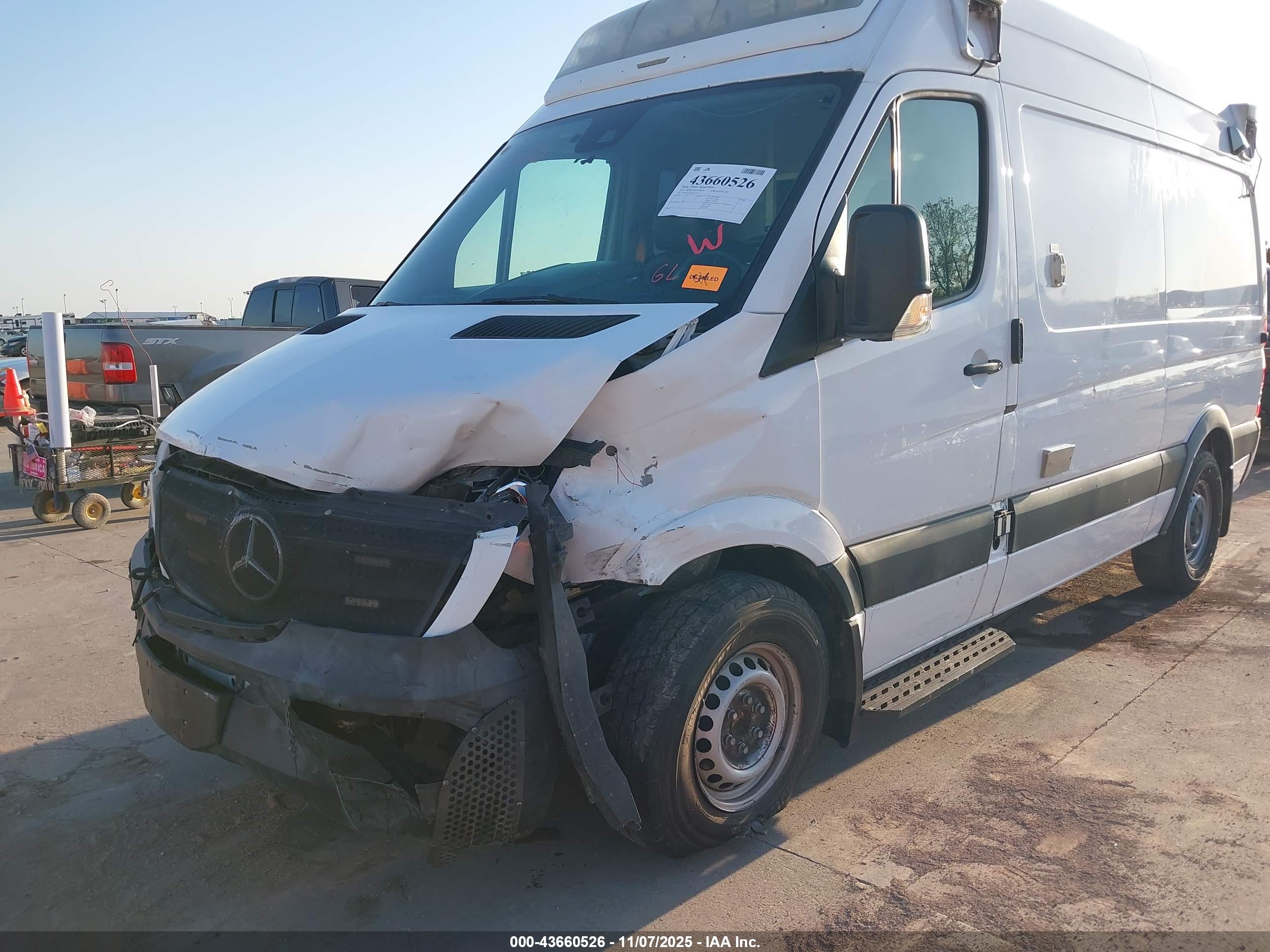 MERCEDES-BENZ SPRINTER image 6
