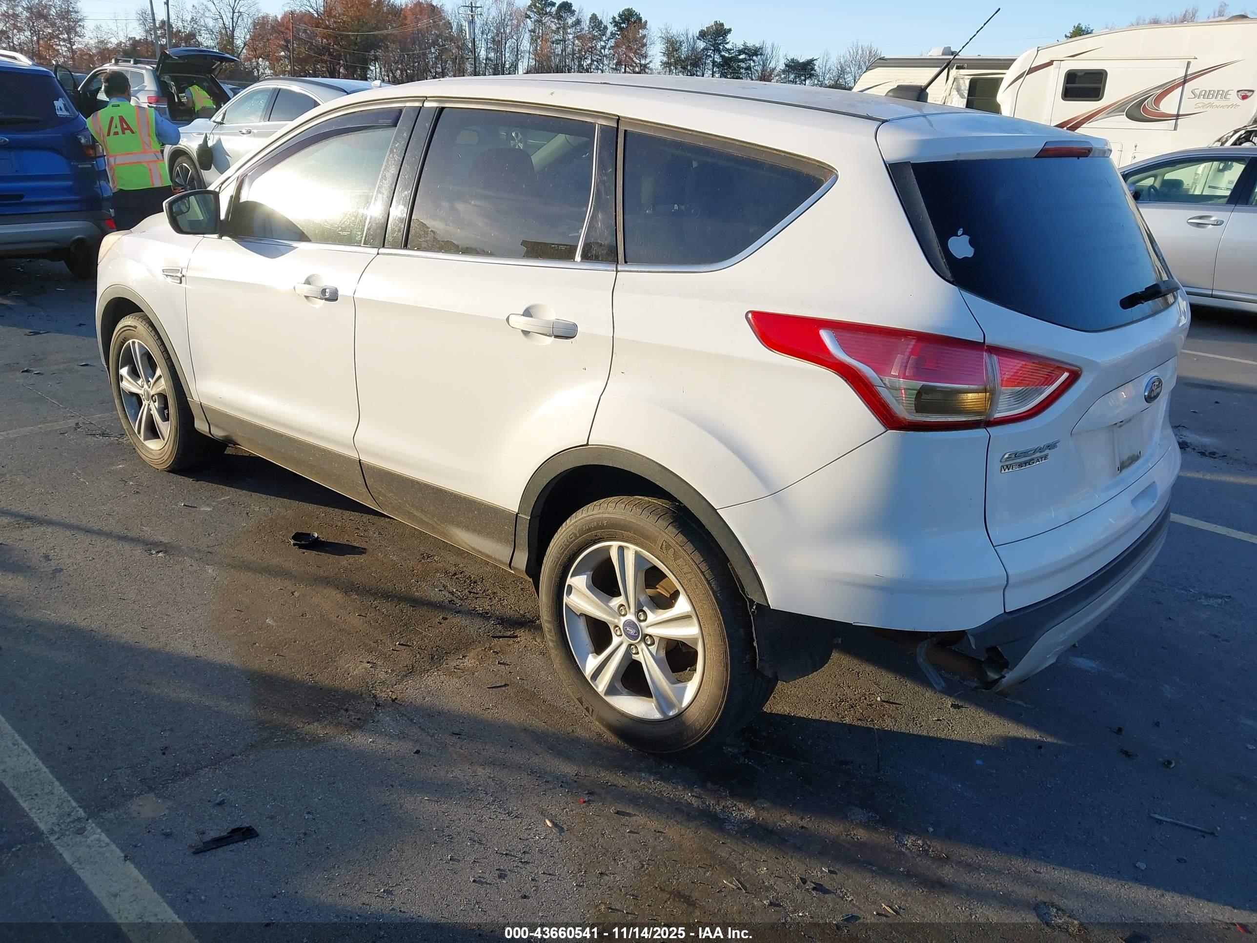 FORD ESCAPE image 3