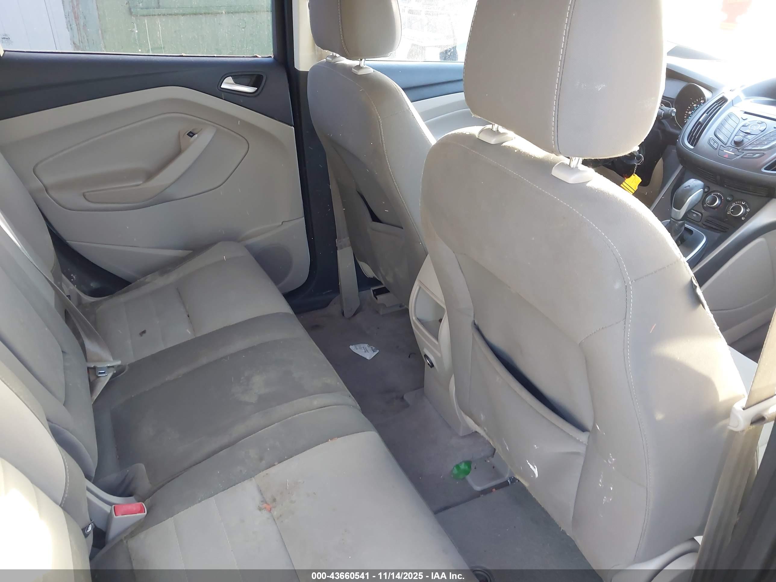 FORD ESCAPE image 8