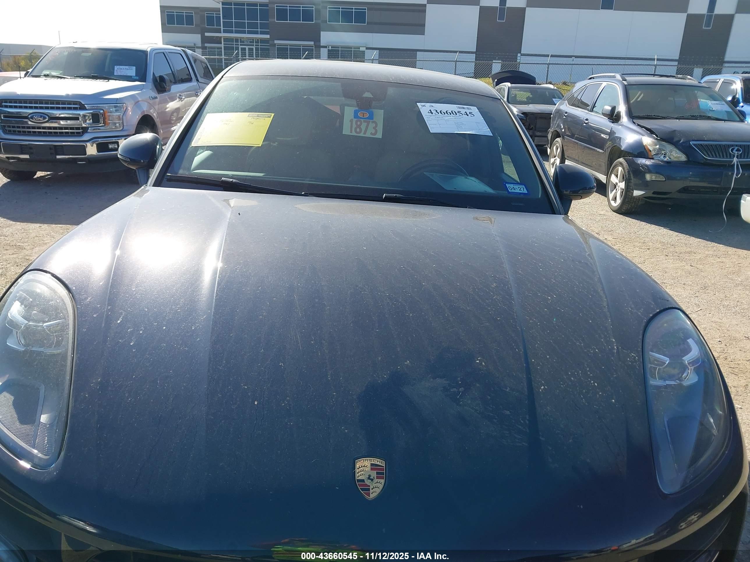PORSCHE MACAN image 6